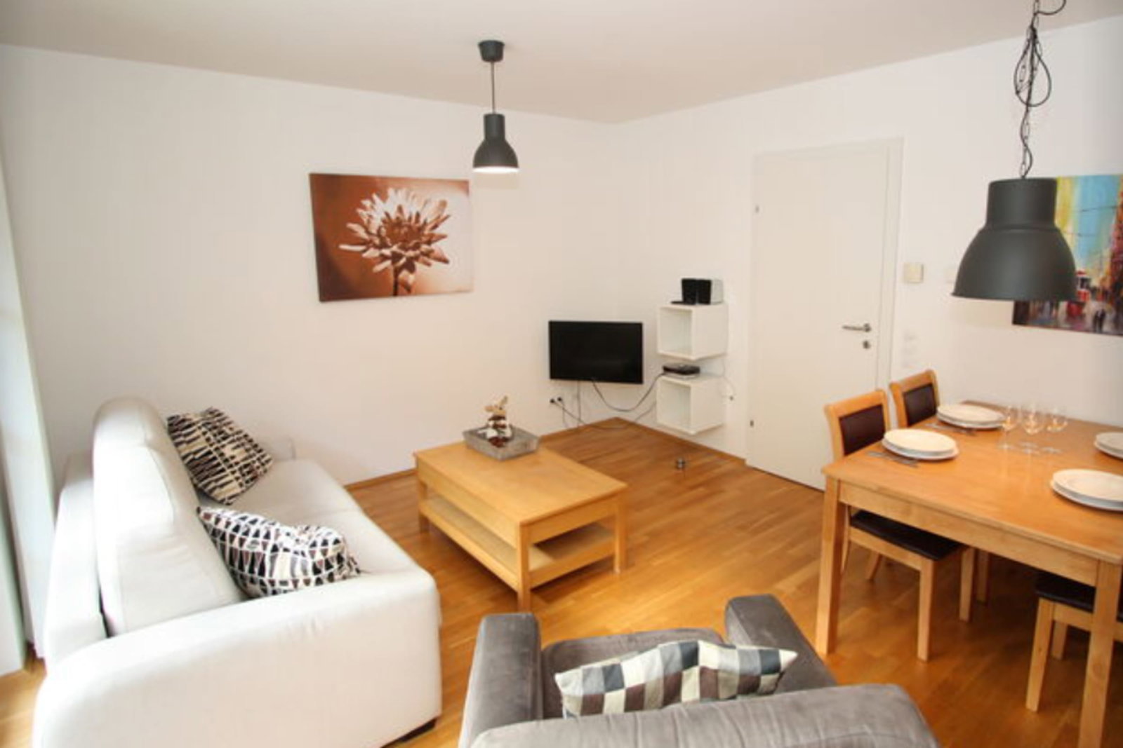 Manuela 12 - 2 bed 2nd Floor Apartment with balcony close to Gondola and Spa