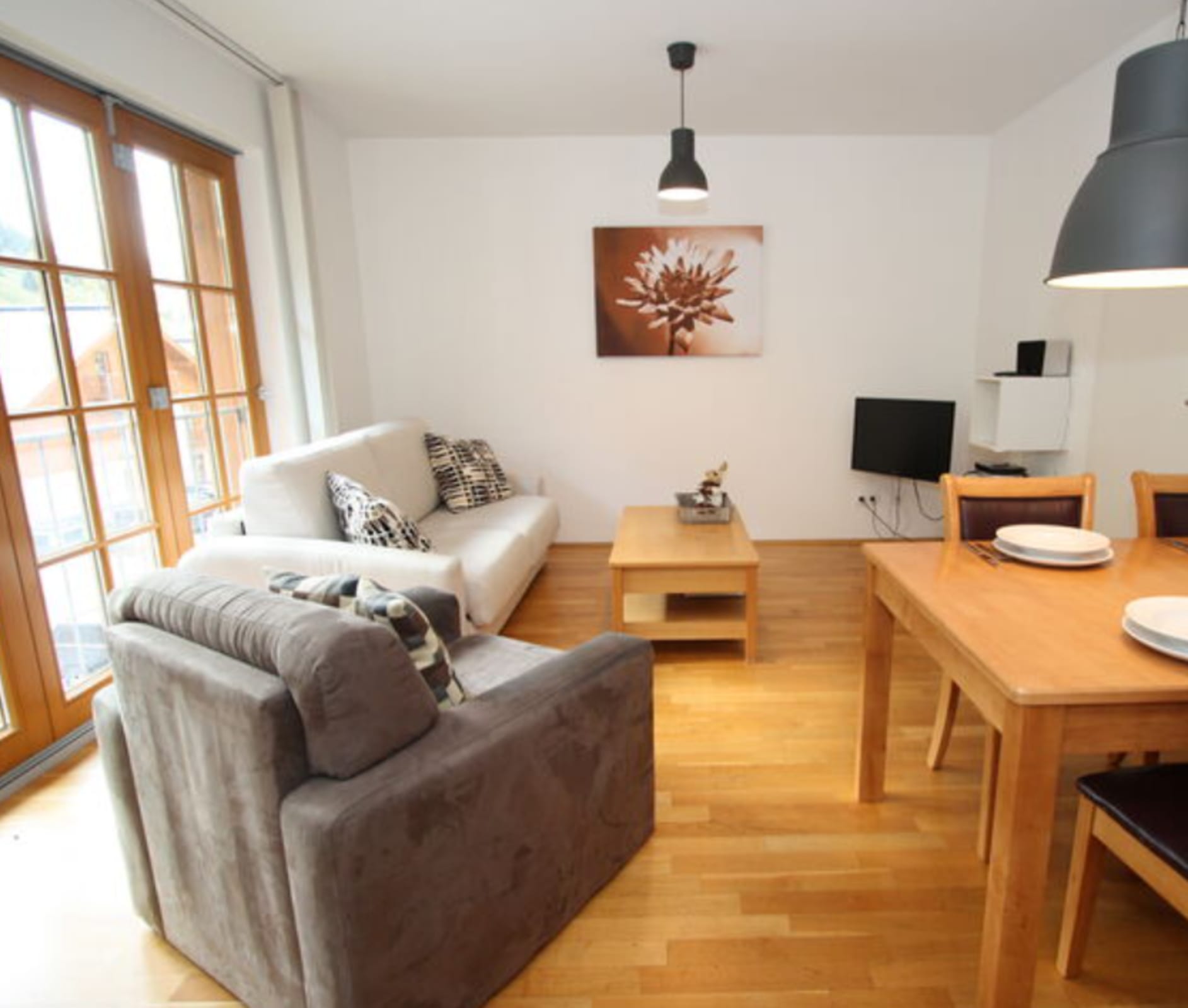 Manuela 12 - 2 bed 2nd Floor Apartment with balcony close to Gondola and Spa