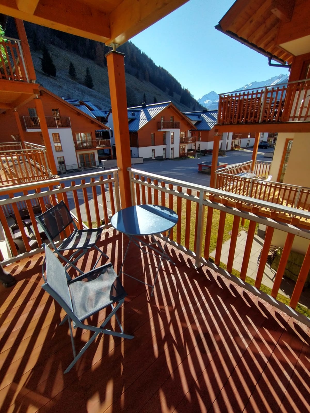 3 bed apartment with balcony