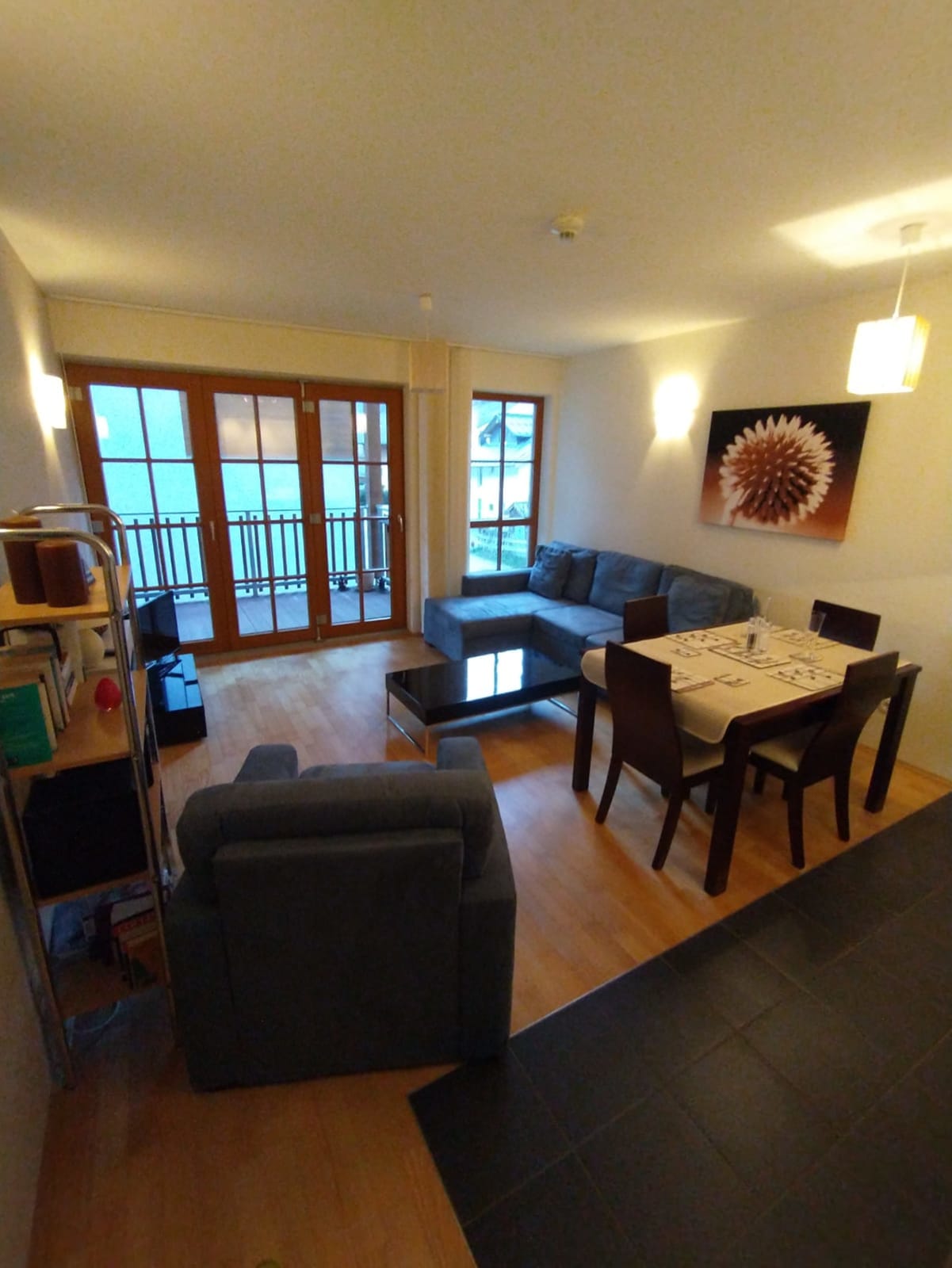 3 bed apartment with balcony