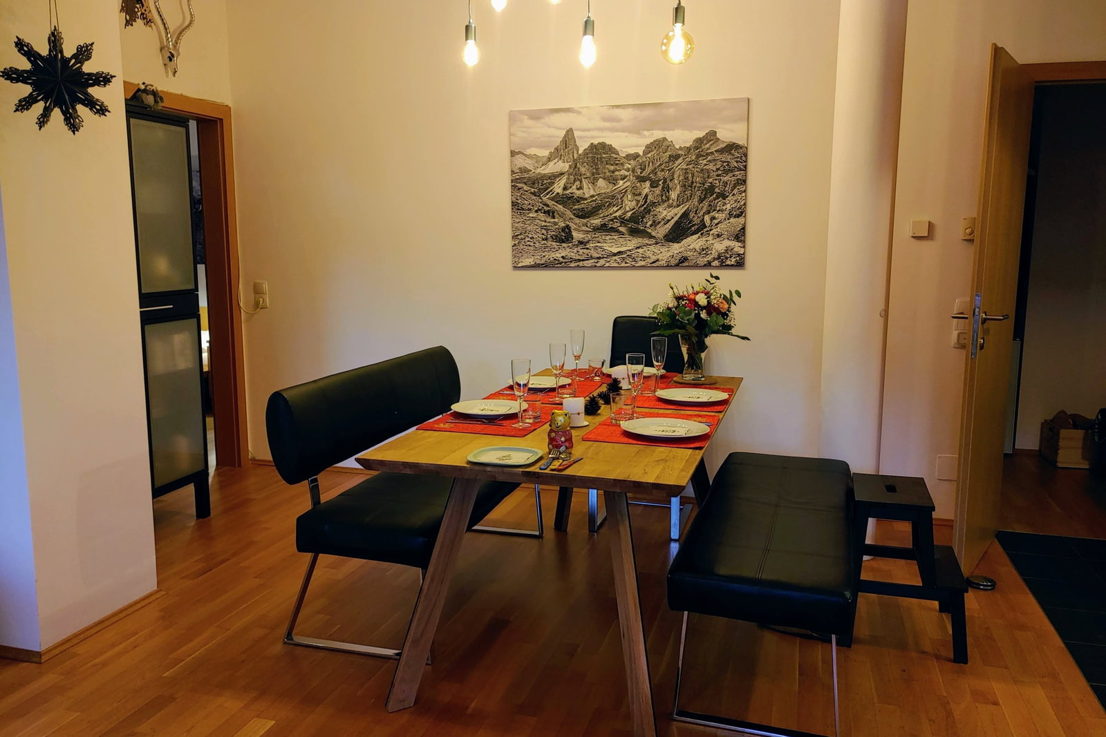 Kerstin 10 is a well-equipped and well appointed 3 bedroom penthouse apartment