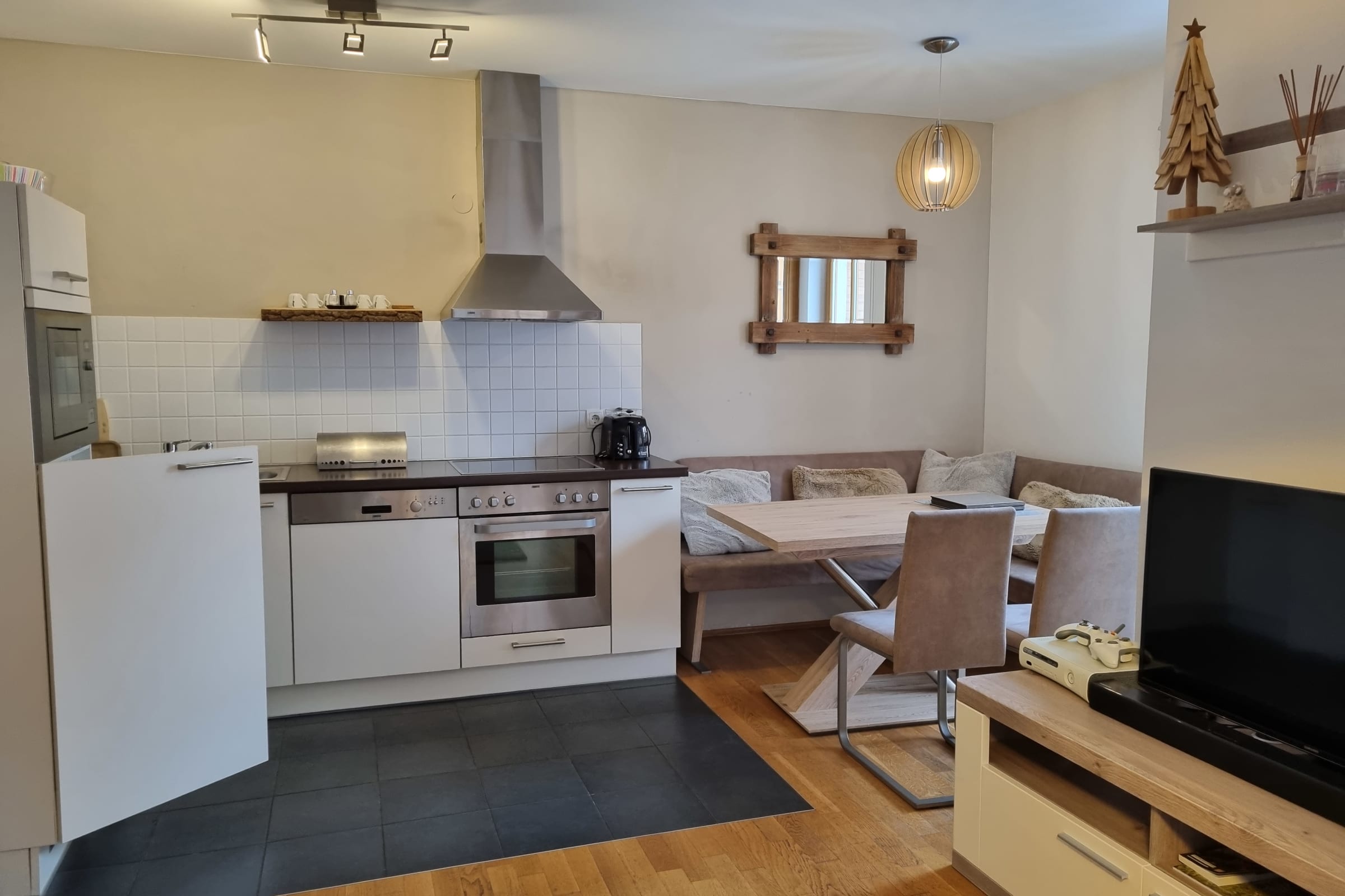 Claudia 3 - 1st Flr 3 bed apartment close to Gondola and Spa