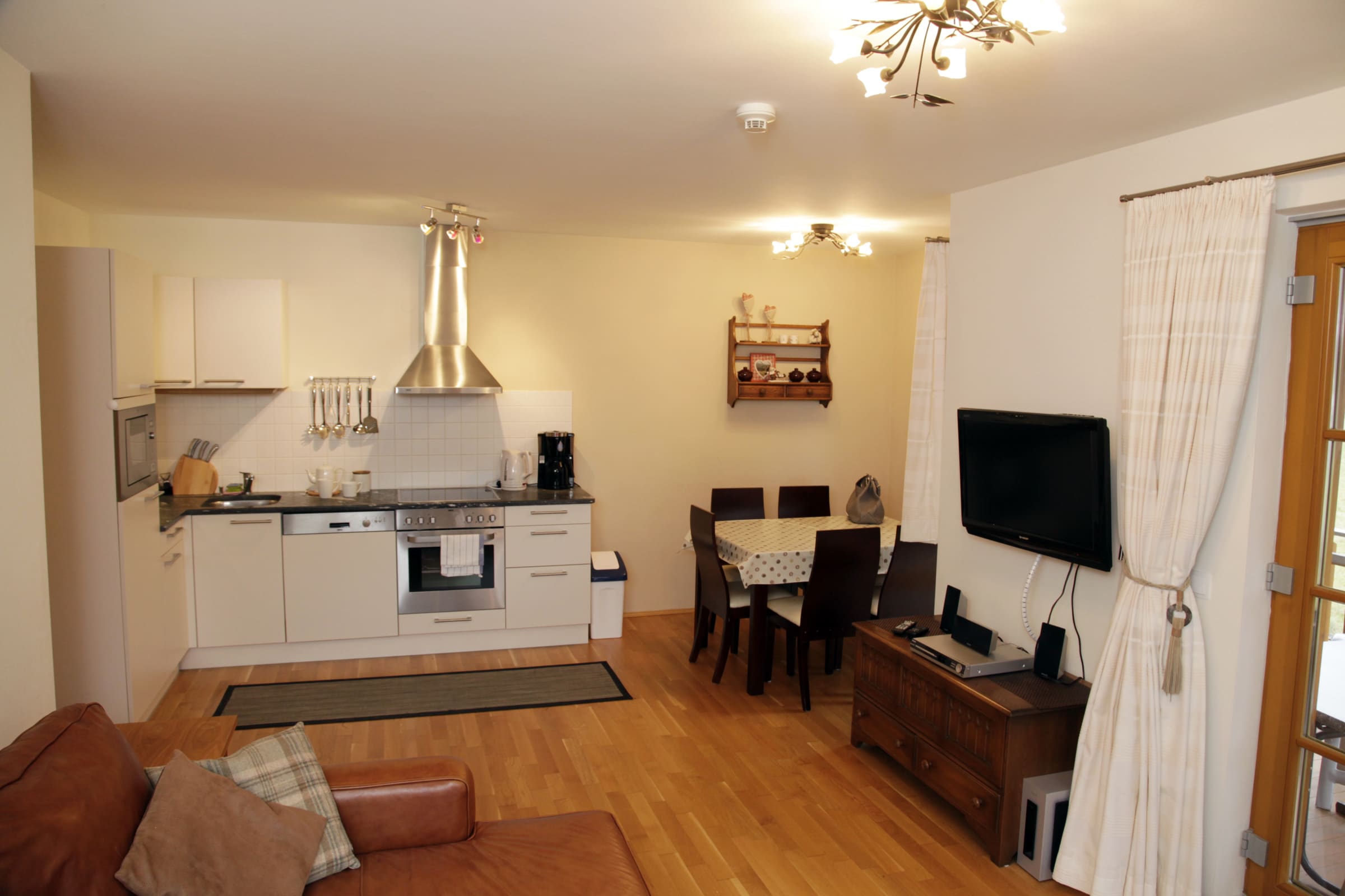 Johanna 3 - 1st Floor 3 Bed Apartment with balcony close to Gondola and Spa