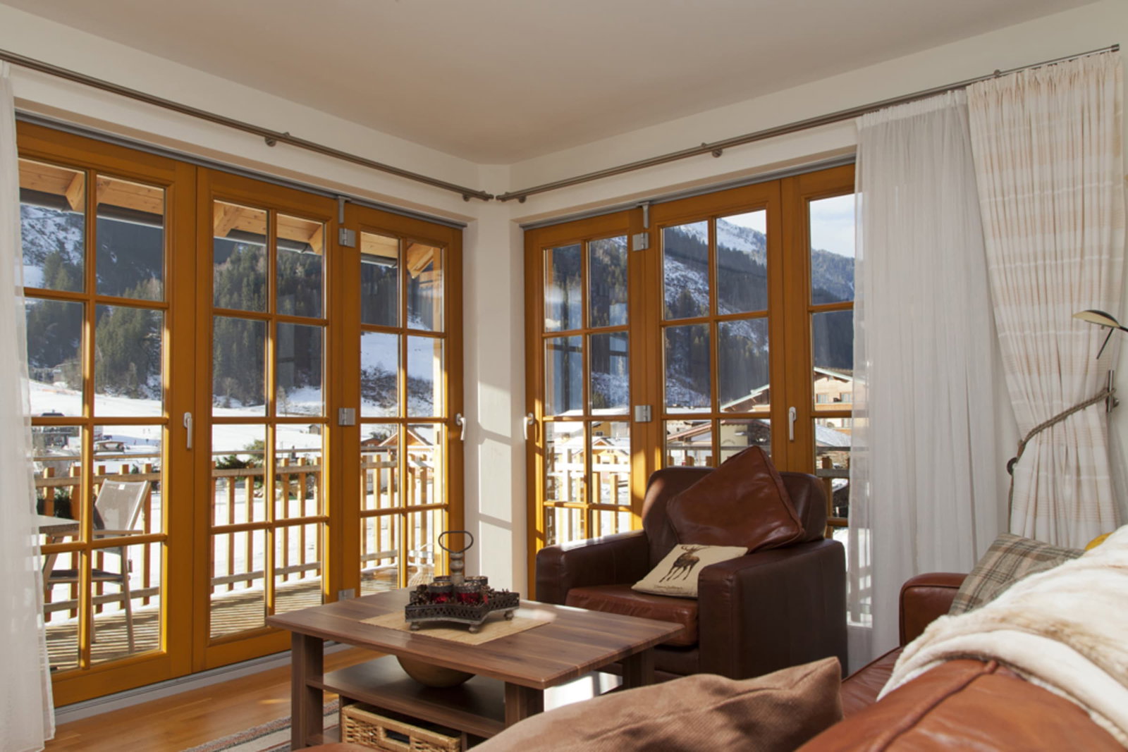 Johanna 3 - 1st Floor 3 Bed Apartment with balcony close to Gondola and Spa