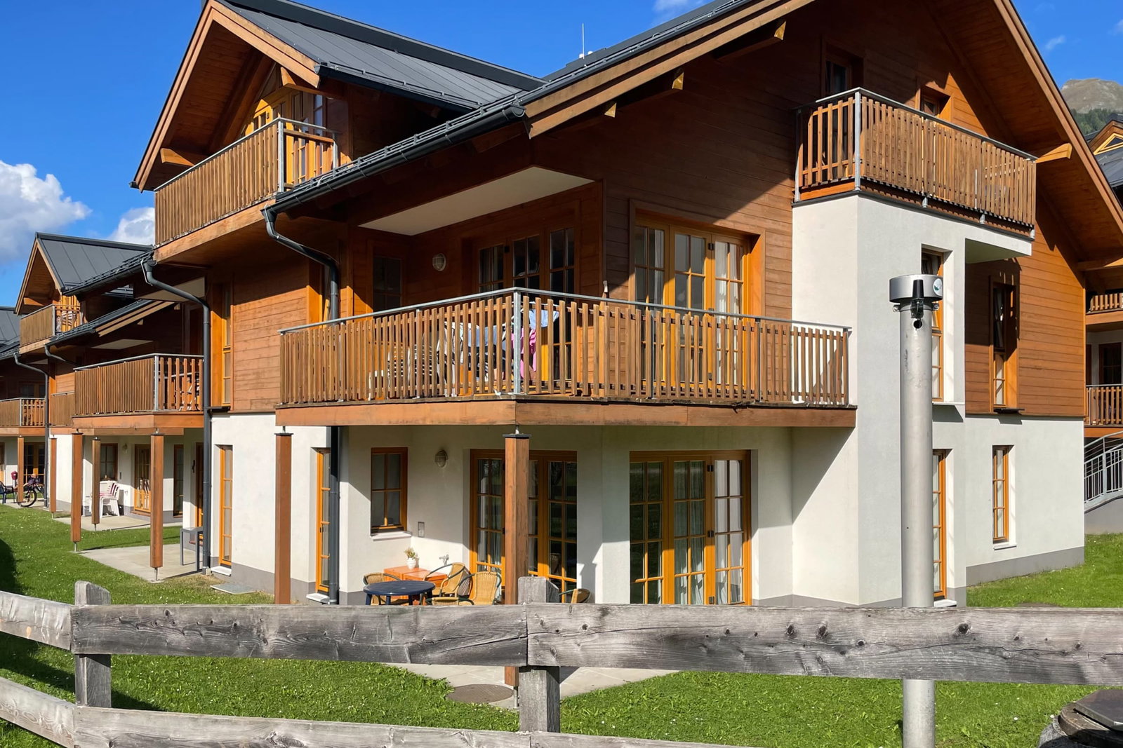 Johanna 2 - 3 Bed ground floor apartment with great views close to Gondola & Spa