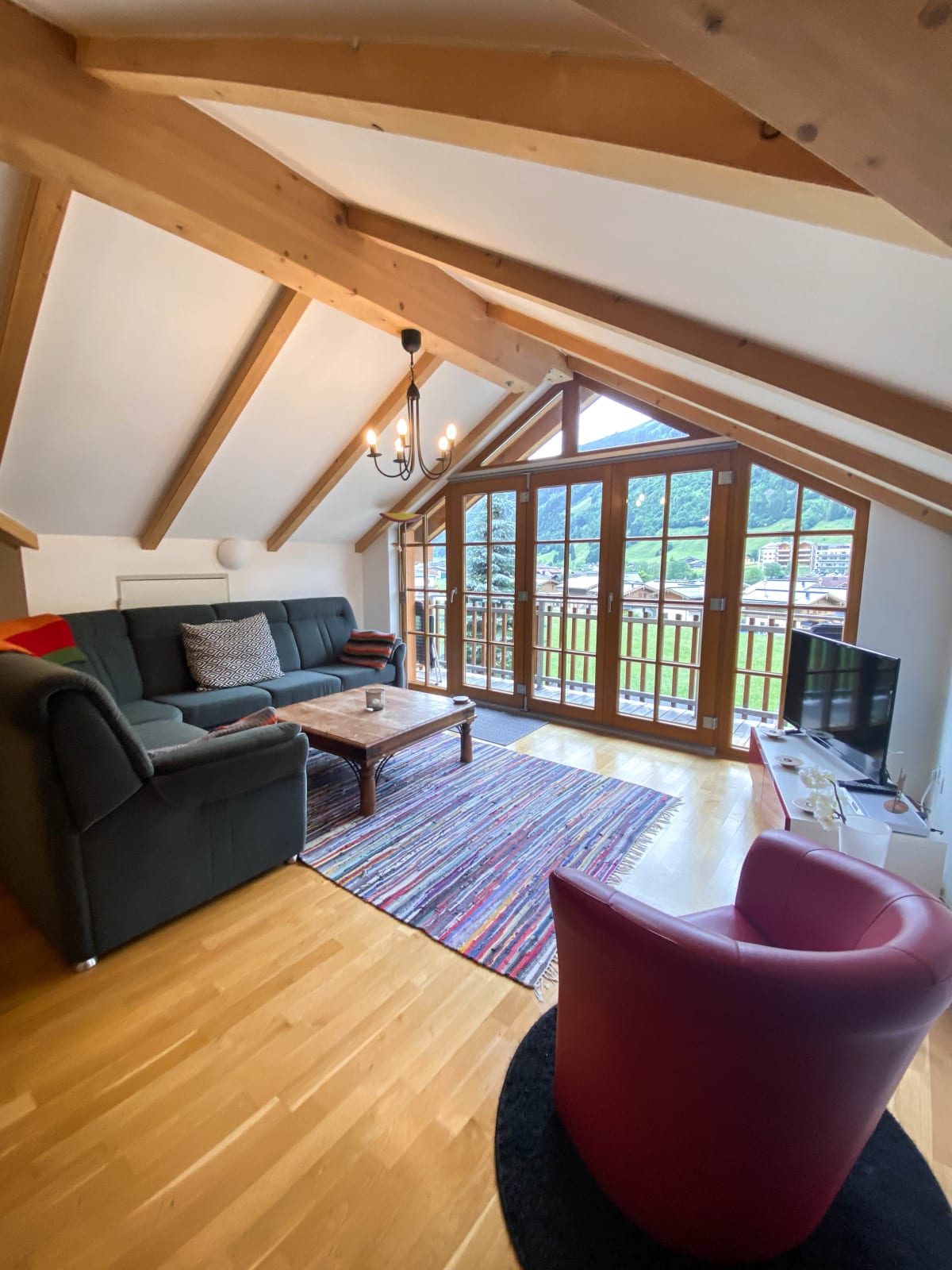 Isabella 5 - Luxury 4 bed Penthouse apartment with balcony close to Gondola &Spa