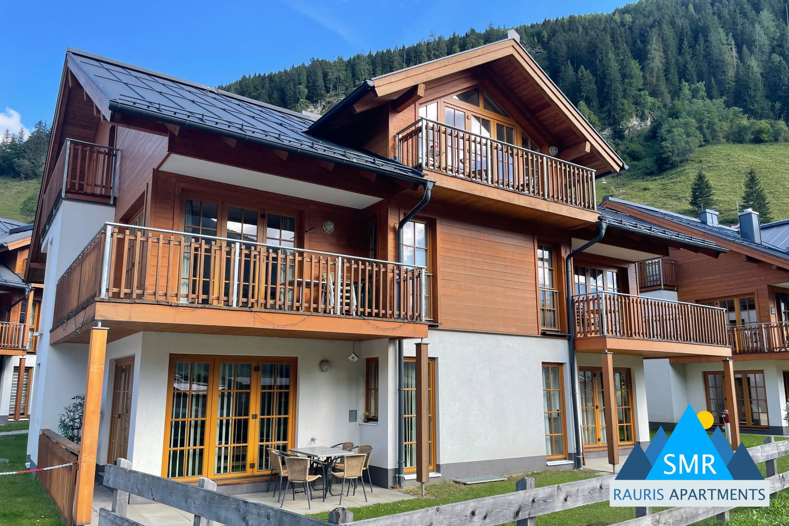 Isabella 5 - Luxury 4 bed Penthouse apartment with balcony close to Gondola &Spa
