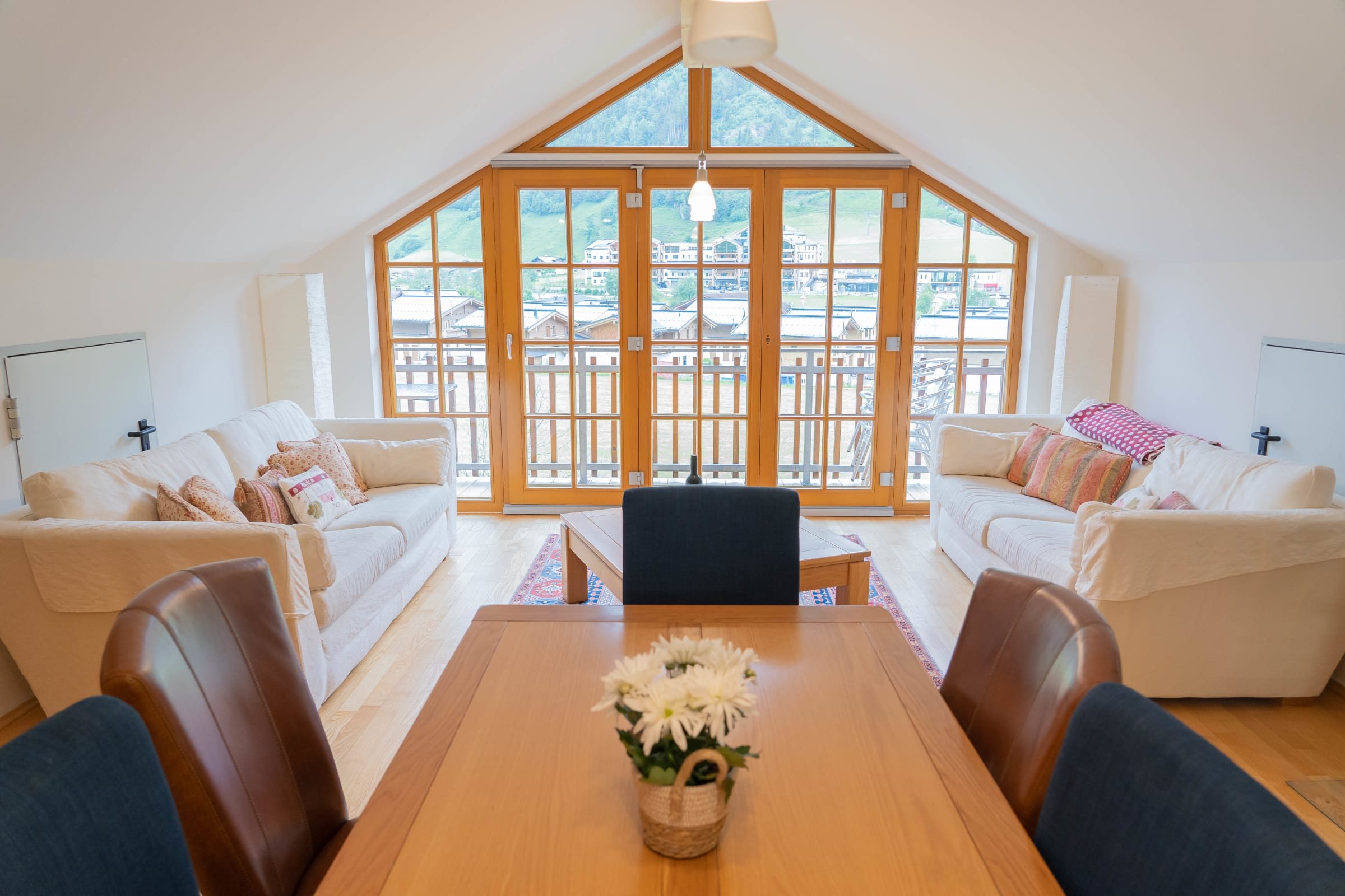 Eva 5 ist ein geräumiges, luxuriöses Appartement mit schönem Blick auf die Berge