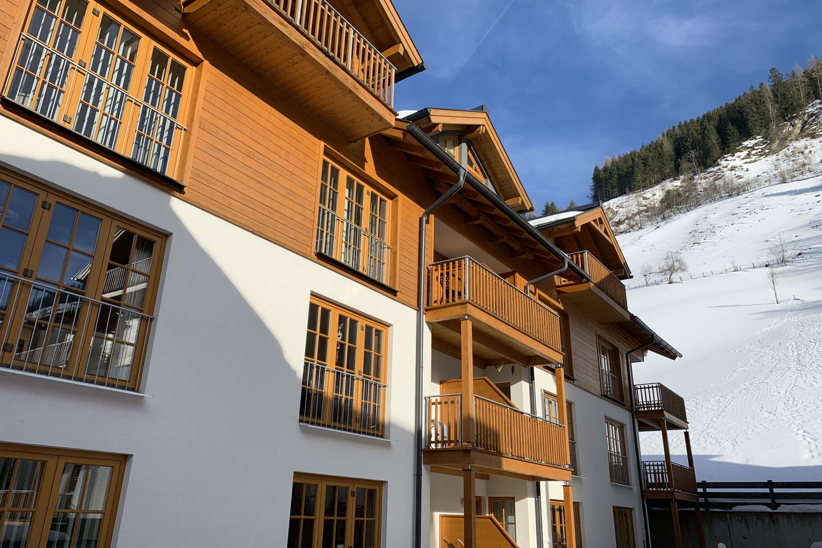 Daniela 5 - 2 bed 2nd Flr apartment with balcony close to Spa & Gondola
