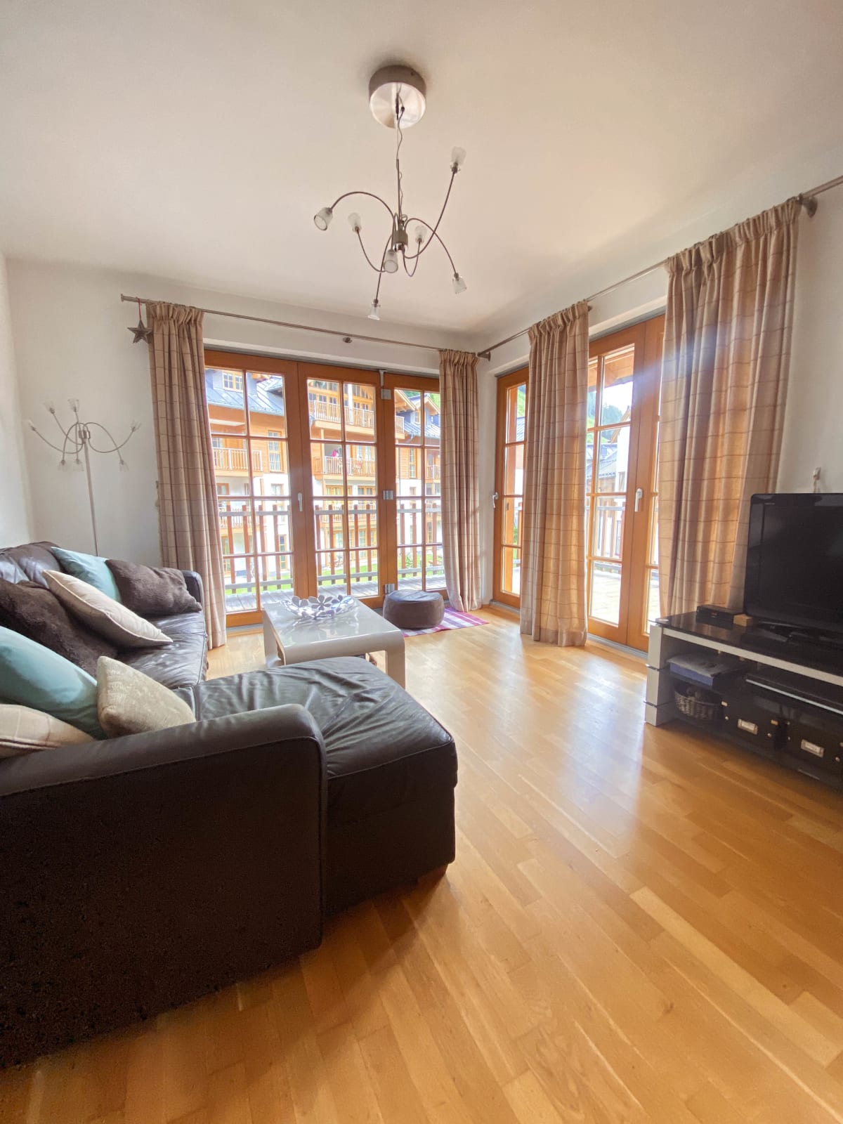 Jana 4 - 1st floor 3 bed apartment close to Gondola and Spa