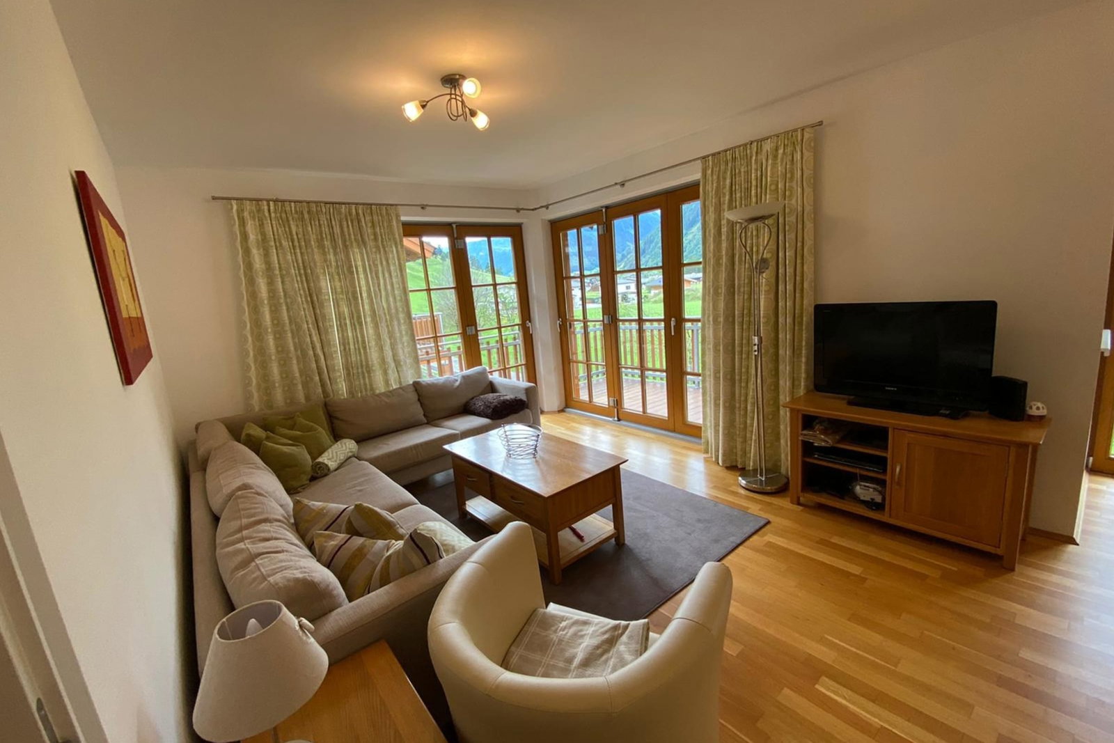 Isabella 4 - 3 bed 1st Flr apartment close to Gondola and Spa