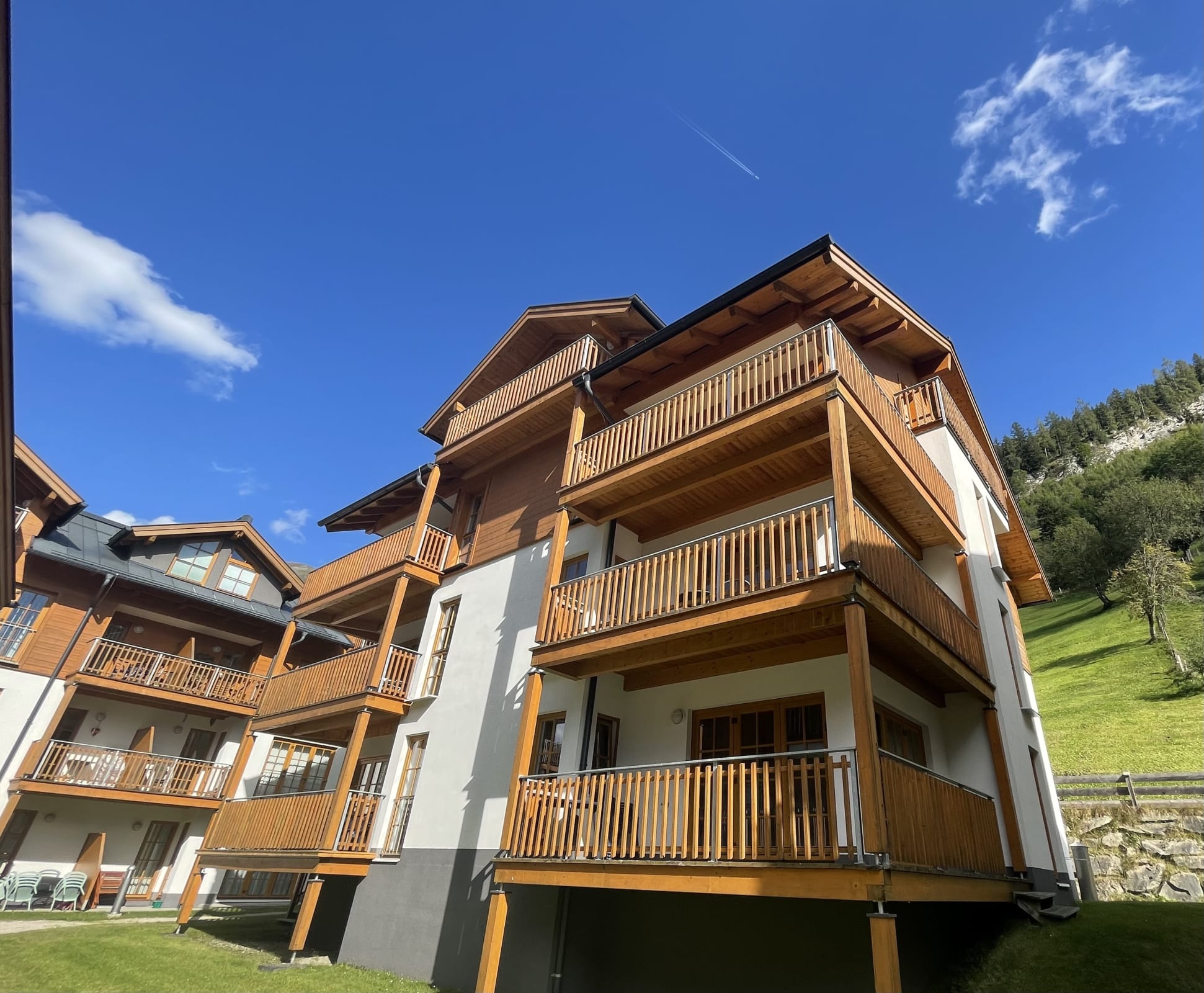 Claudia 2 - 3 Bed Grd Flr Apartment close to Gondola and Spa