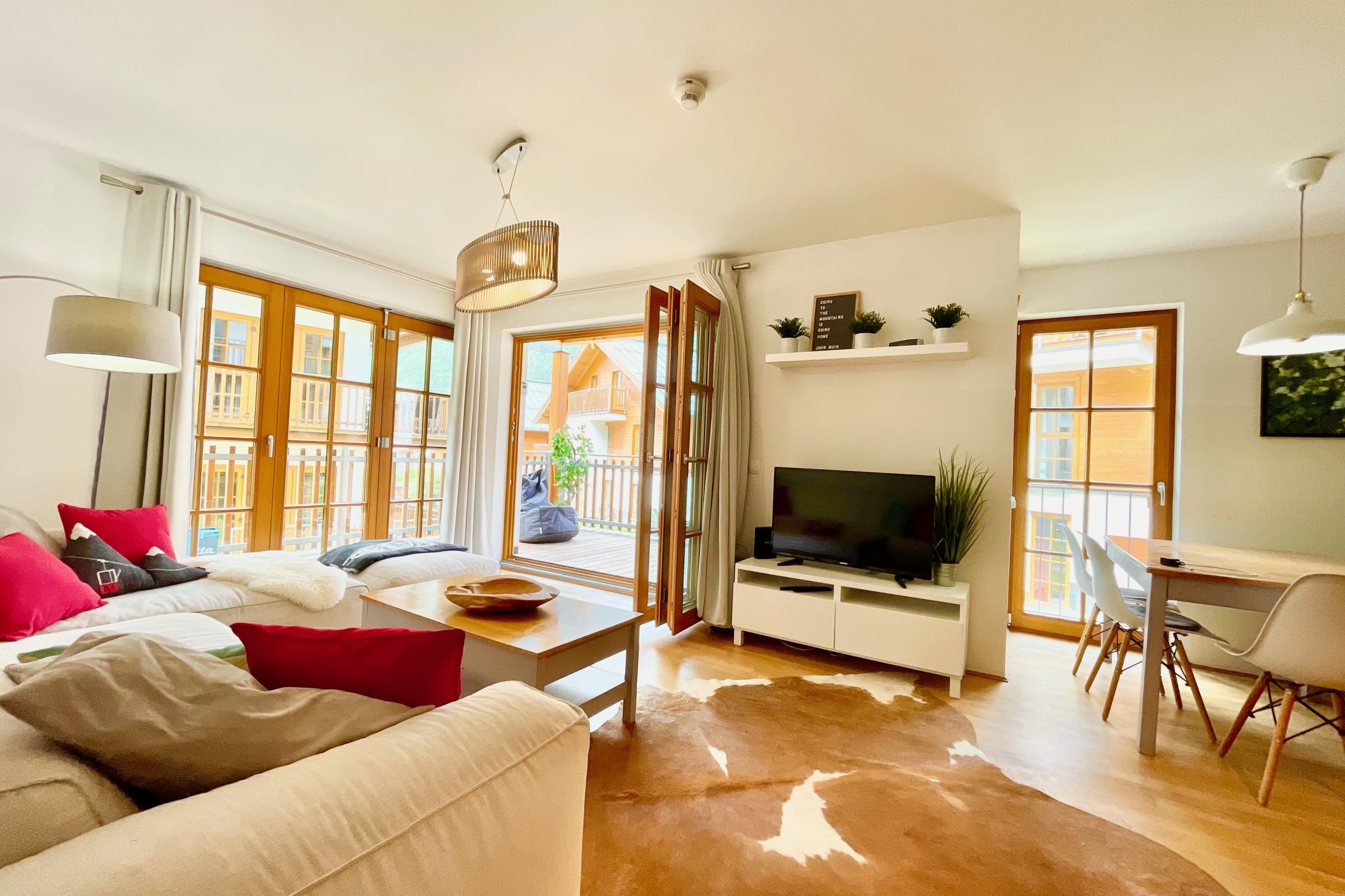 Claudia 2 - 3 Bed Grd Flr Apartment close to Gondola and Spa