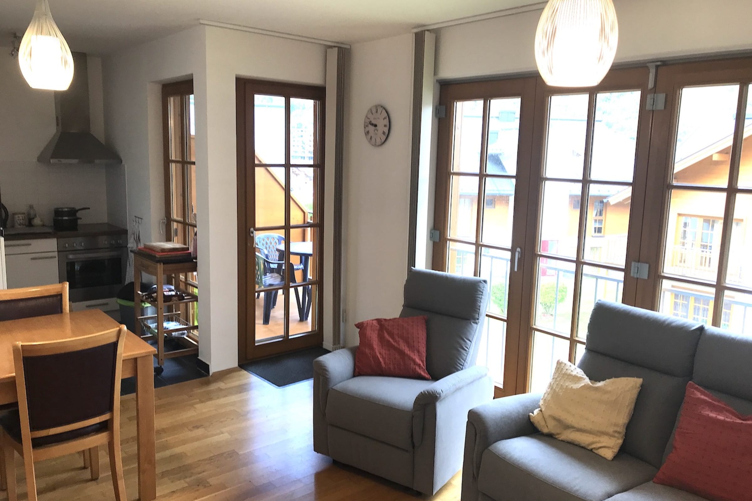 Christina 6 - Comfortable 2nd floor Apartment close to the Gondola and Spa