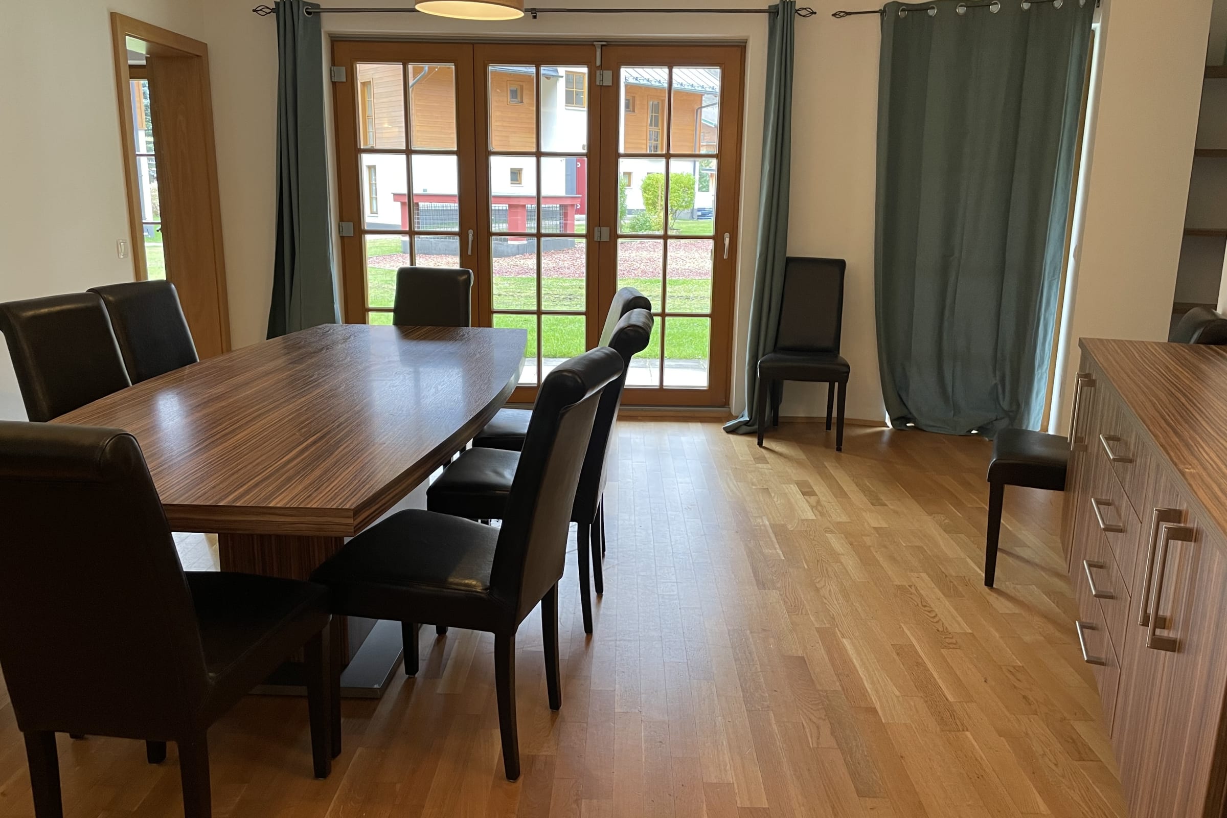 Andrea 1 - Spacious Ground Floor 4Bed Apartment with Spa Access nr Ski Area