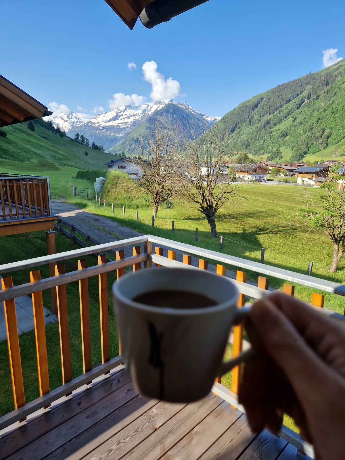 Eva 4 - 3 bed refurb'd 1st Floor Apartment great views close to Gondola and Spa