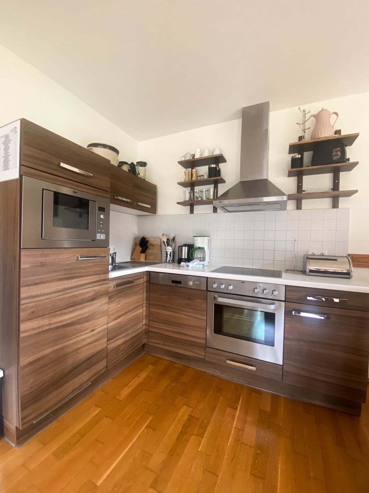 Elizabeth 5 - 2nd flr luxury 3 bed apartment with large Balcony - Great views