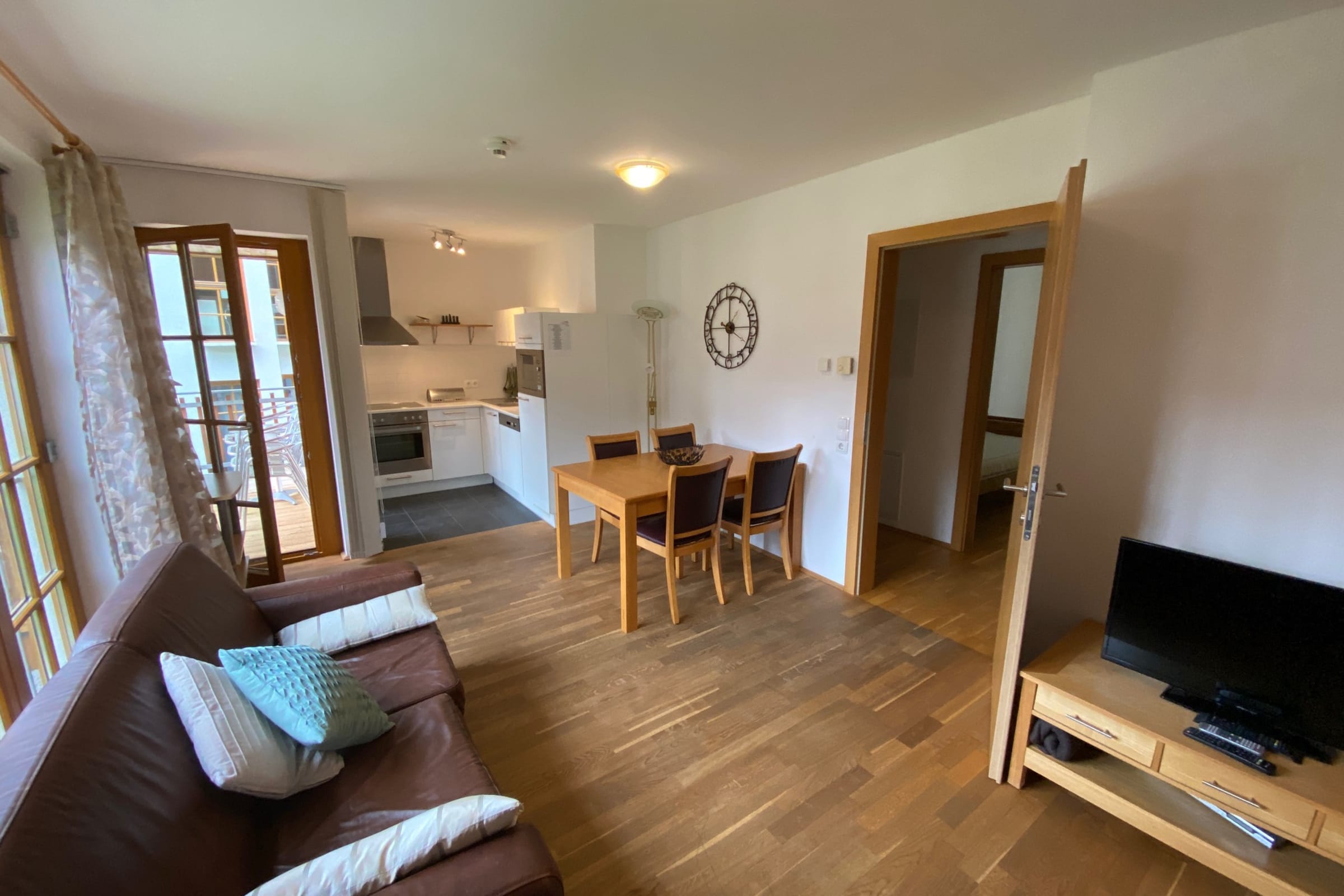 Christina 3 - Comfortable 1st Floor Apartment close to Gondola and Spa