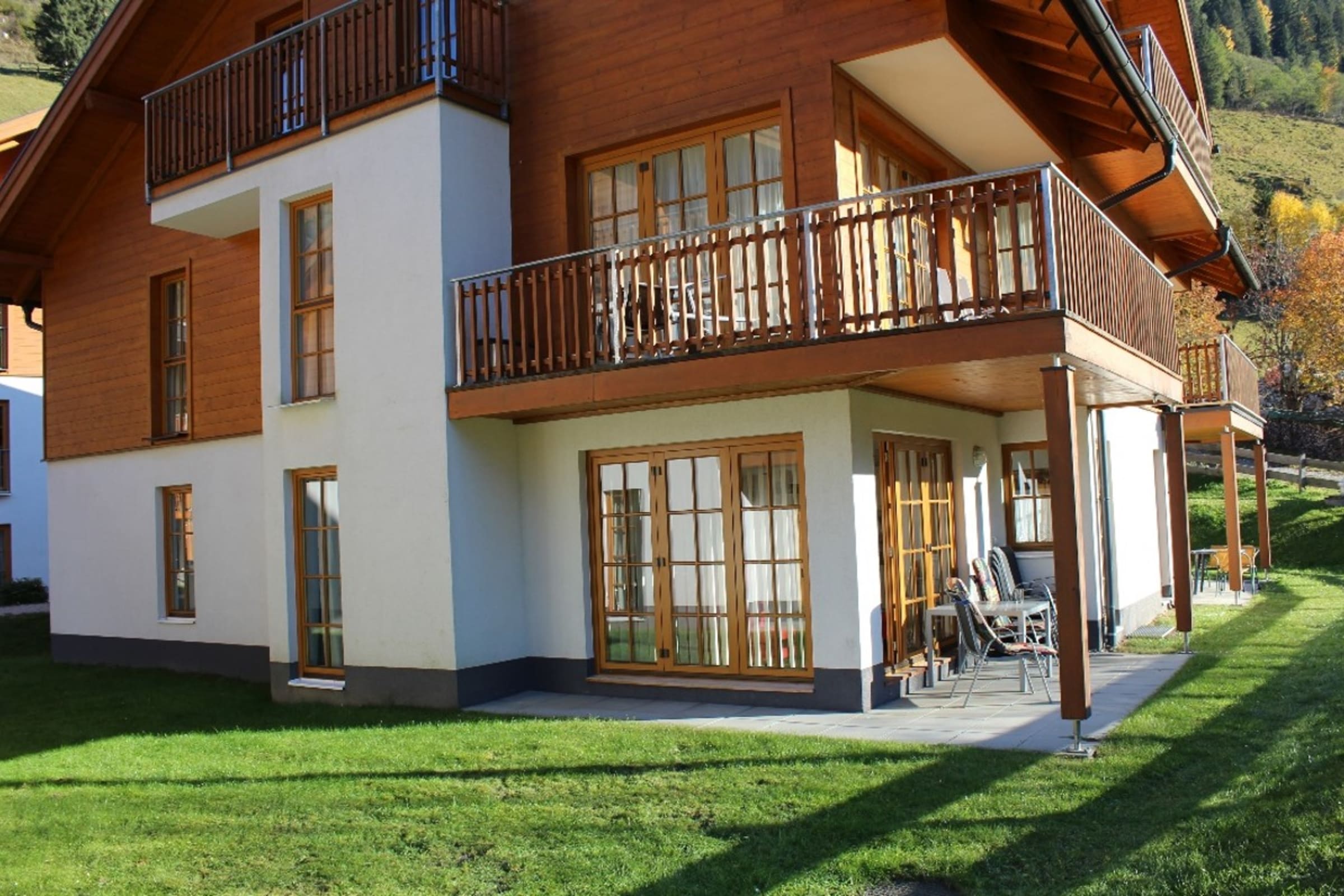 Johanna 1 - 3 Bed Grd Flr apartment with great views close to Gondola and Spa