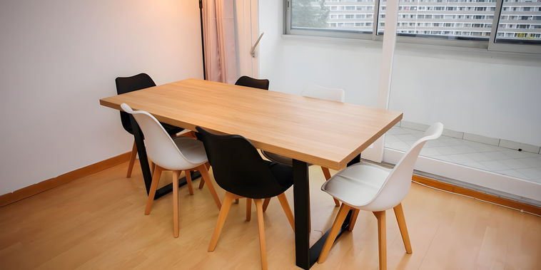 Dining area image 2