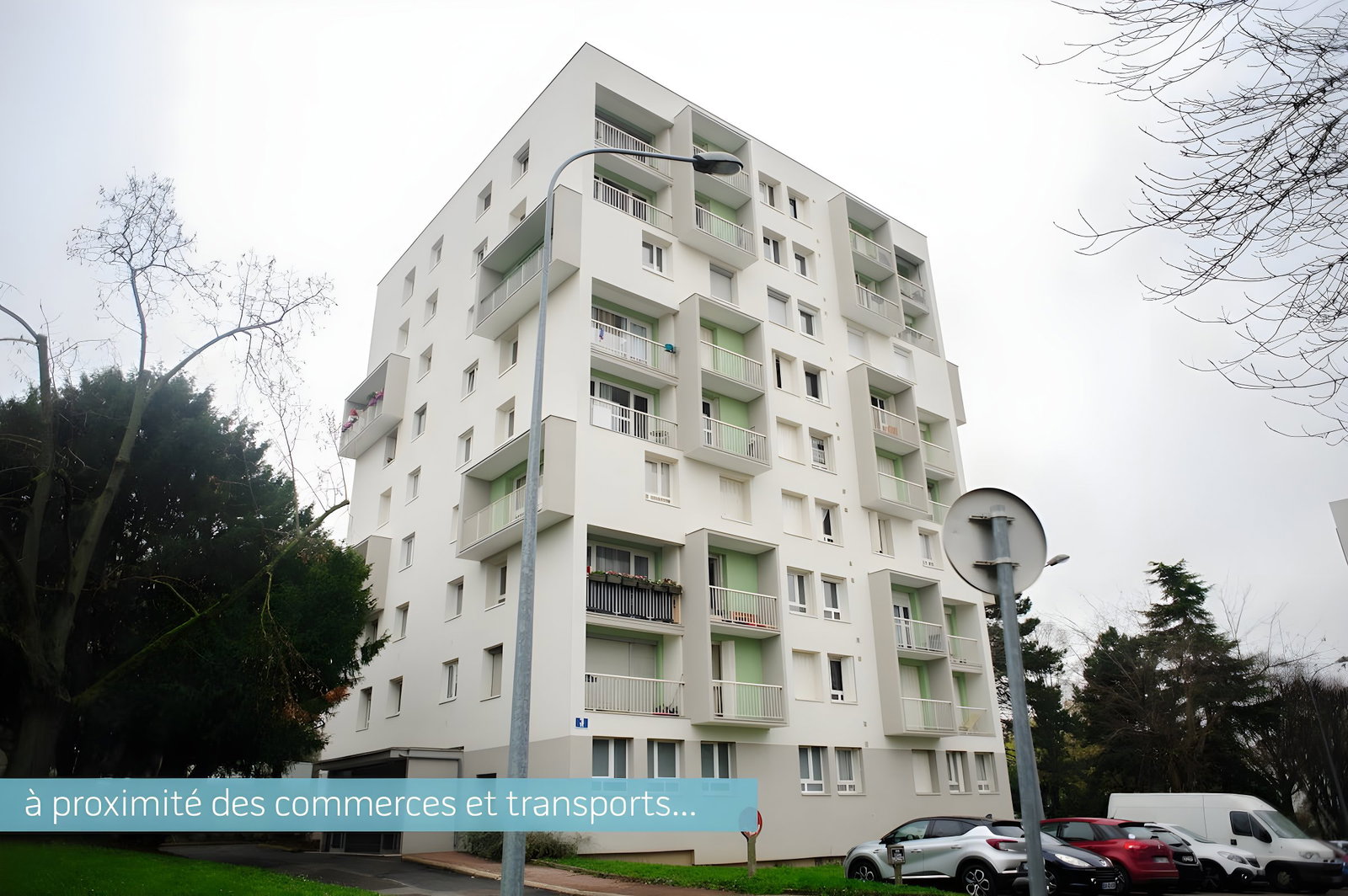 Quiet, well-maintained and secure residence
Numerous free parking spaces outside the building including large vehicles