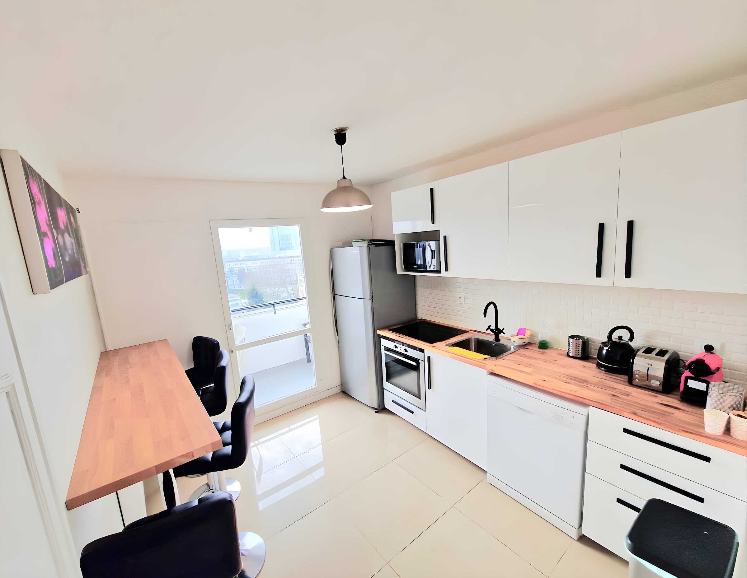 Full kitchen image 1