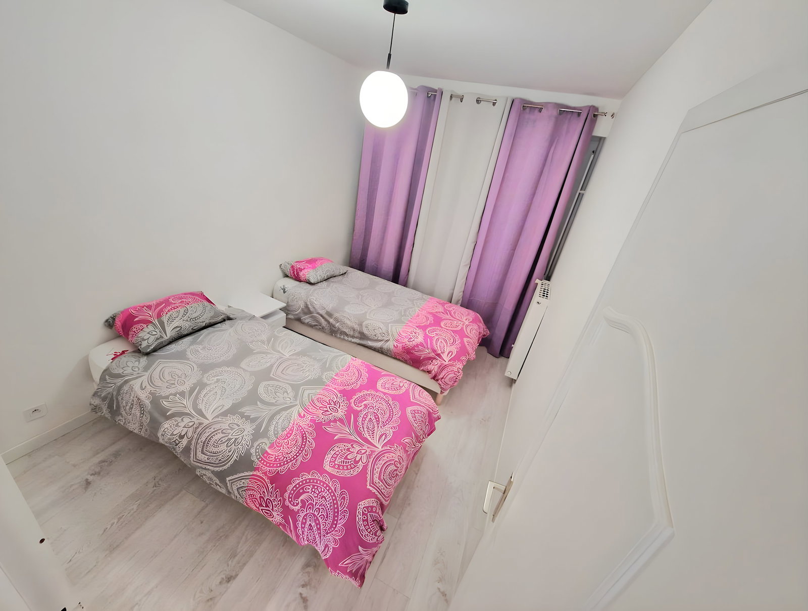 Bedroom 2 image 1