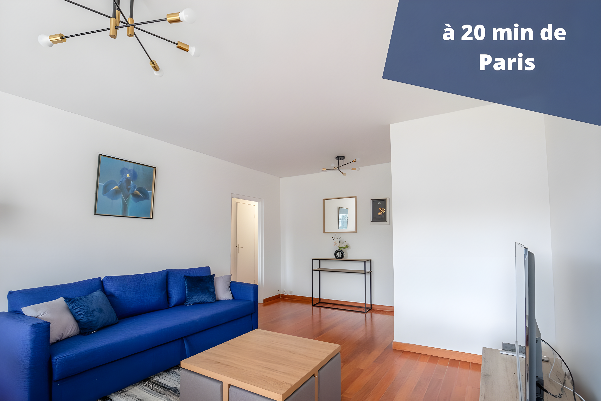 A spacious and very comfortable living room awaits you, equipped with a 3-seater sofa bed, ideal for relaxing after a day of sightseeing. (# Comfortable Living Room #SofaConvertible)