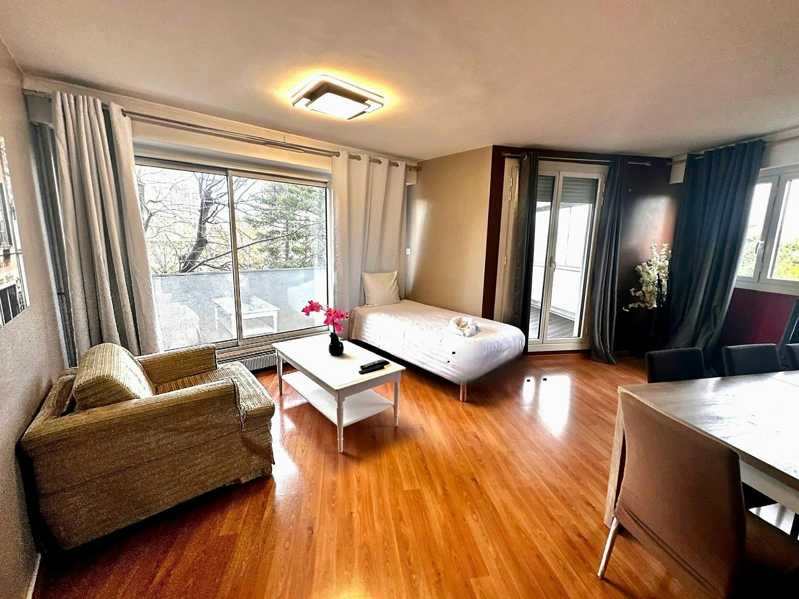 Grand  4 pièces +espace bureau à 20 min Paris !