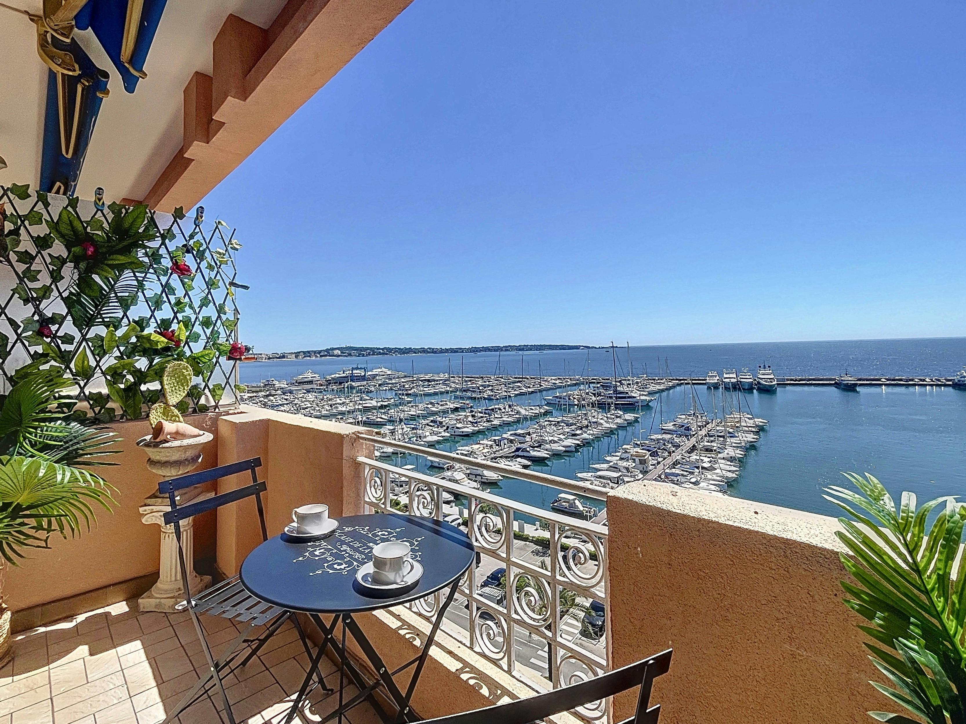 Grand Palais - 4 couchages - 1mezzanine - Vue mer