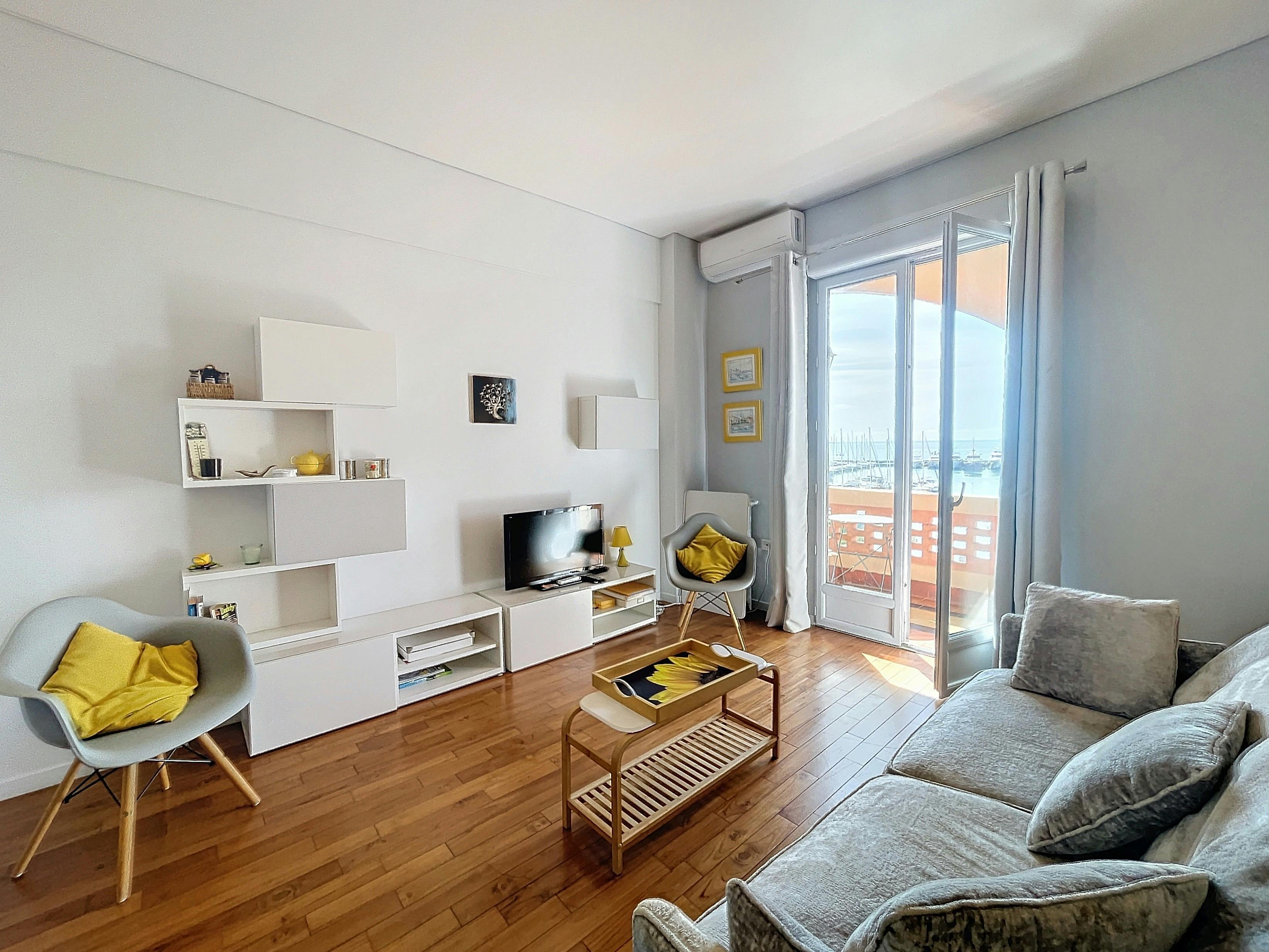 Grand Palais - 2 couchages - Studio - Vue Mer