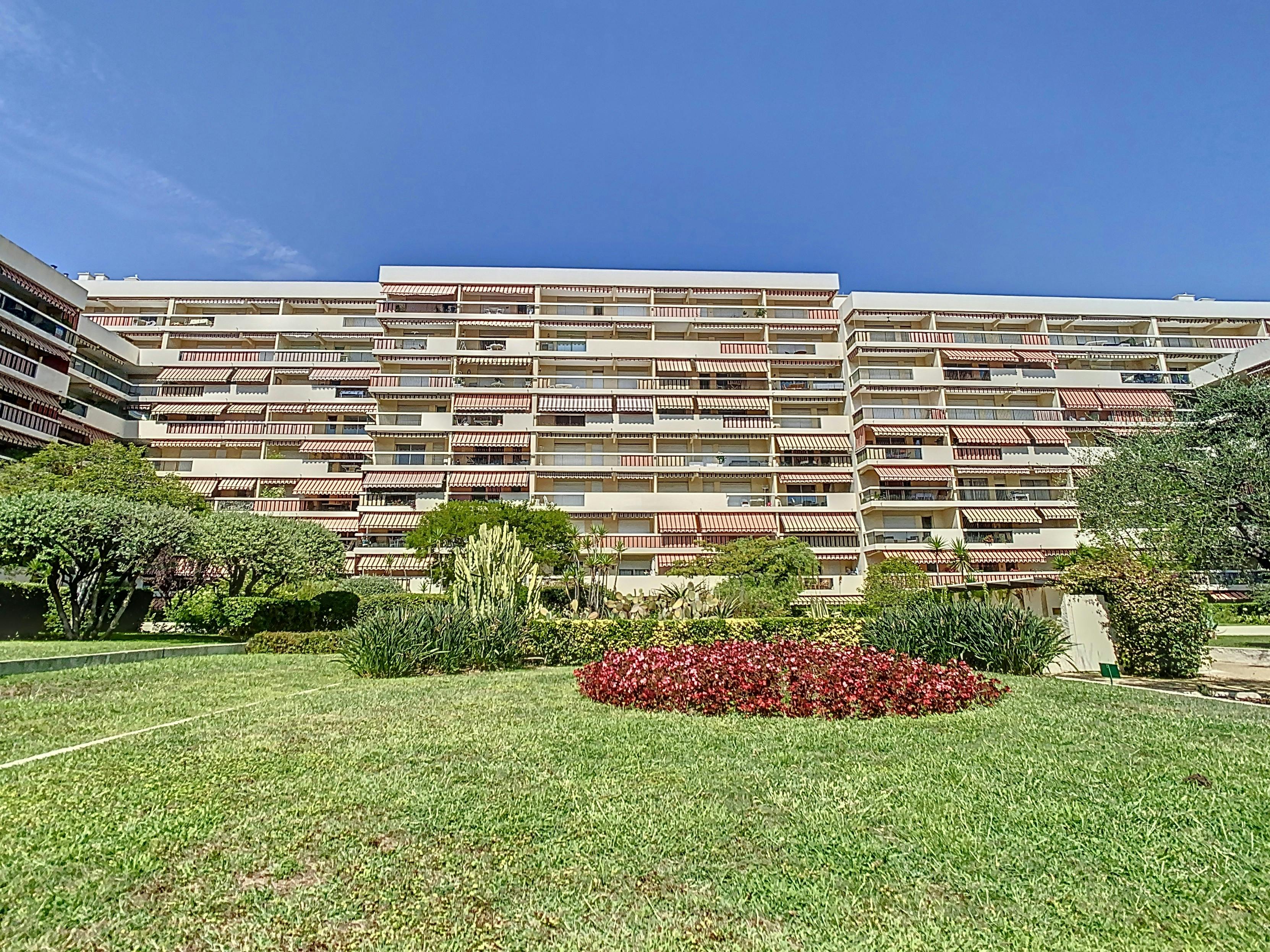 Estivalière - 6 couchages - 3 chambre - Parking - Grande Terrasse