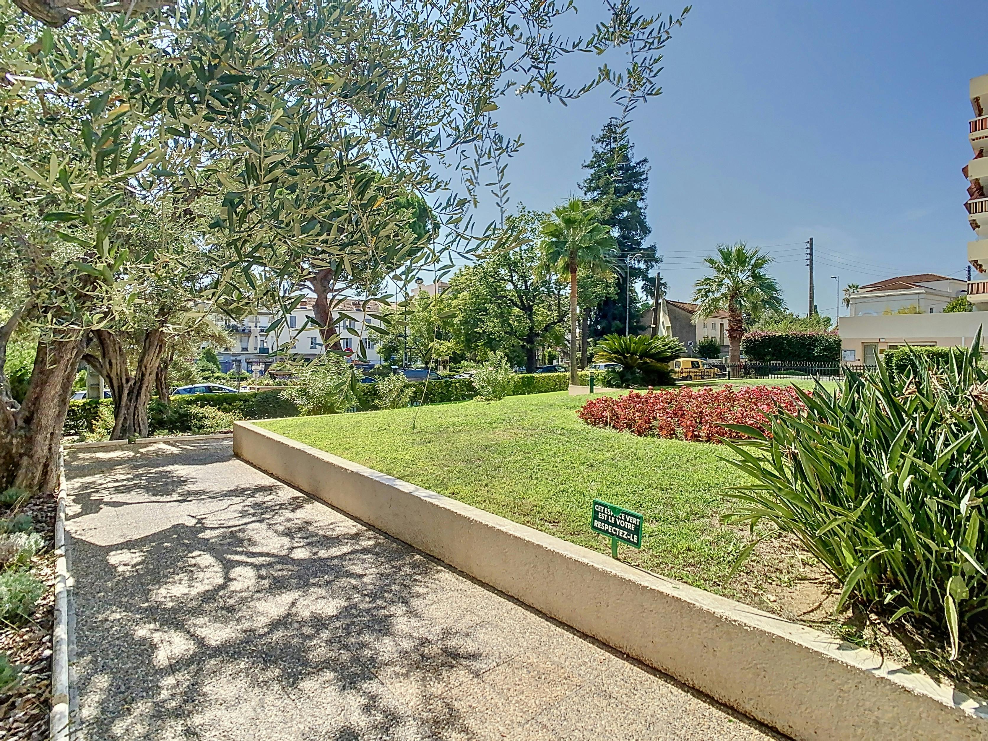 Estivalière - 6 couchages - 3 chambre - Parking - Grande Terrasse