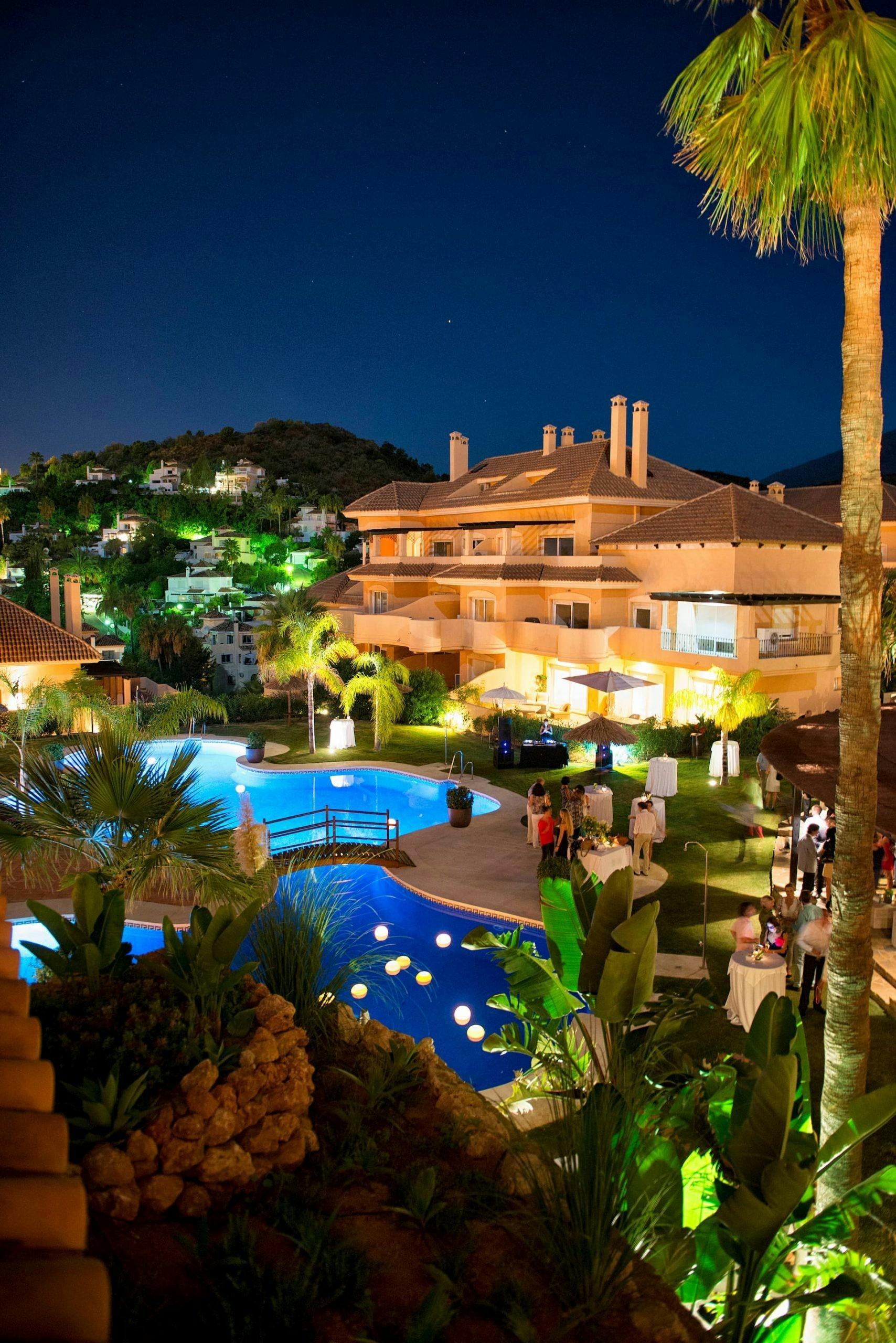 Luxury 2BR in a resort with heated pool - spa - gym - kids club - restaurant