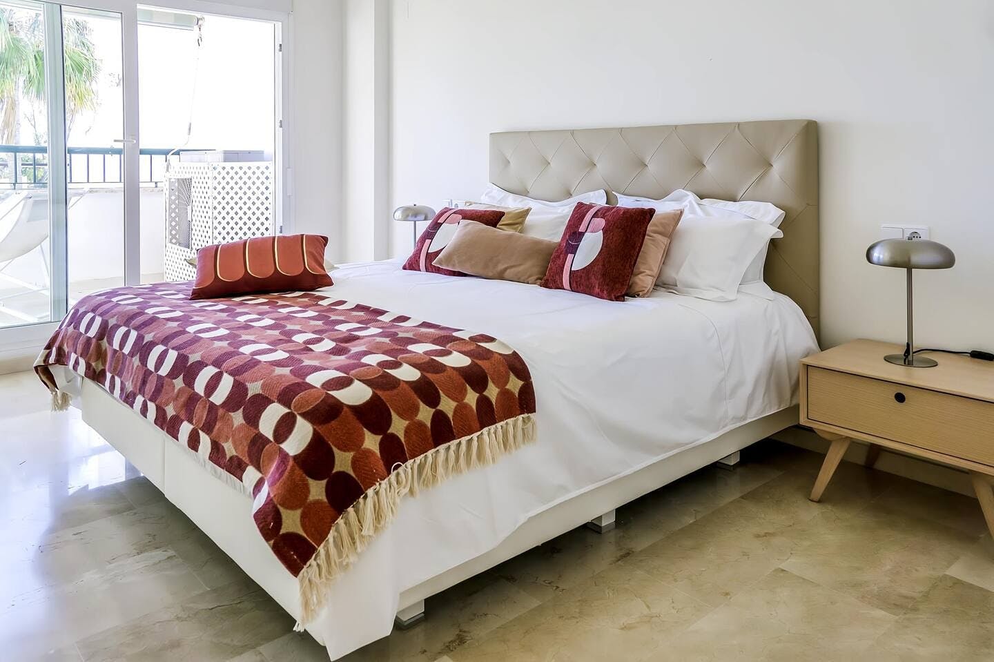 Welcome to our newly renovated 2-bedroom apartment with brand-new furniture. Nes