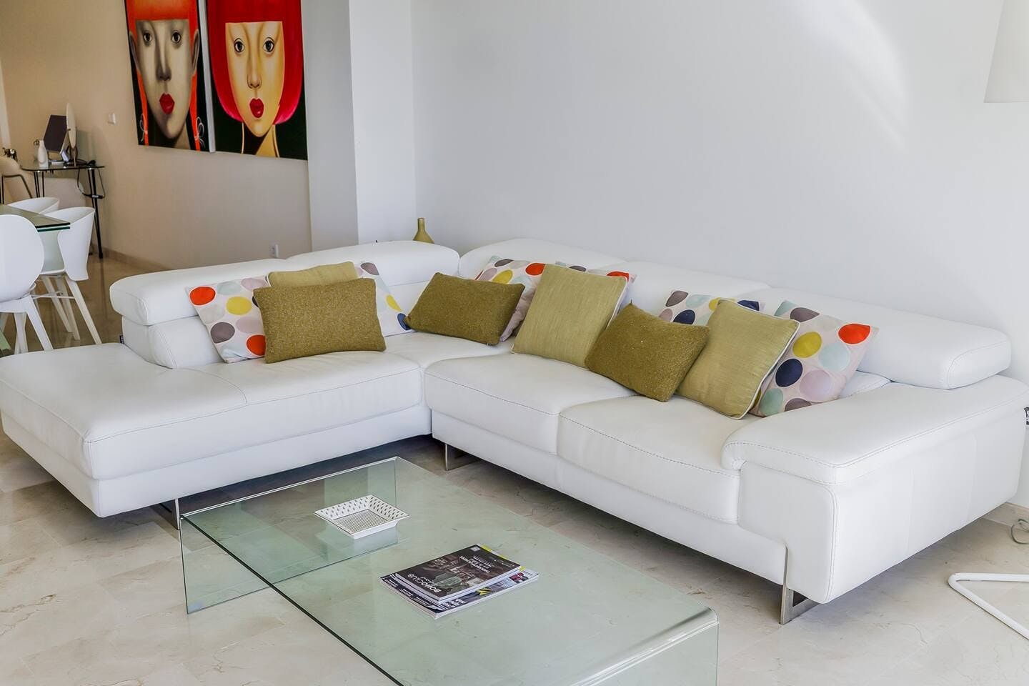 Welcome to our newly renovated 2-bedroom apartment with brand-new furniture. Nes