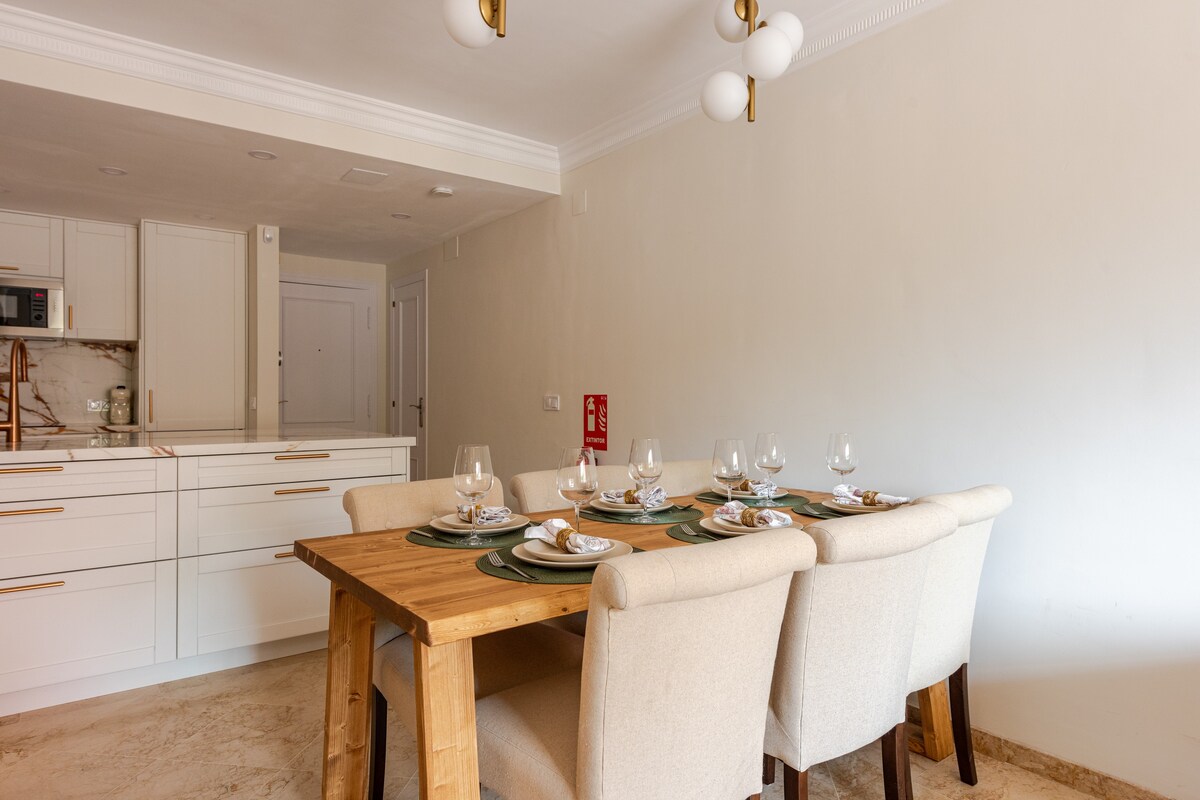 Dining area image 1