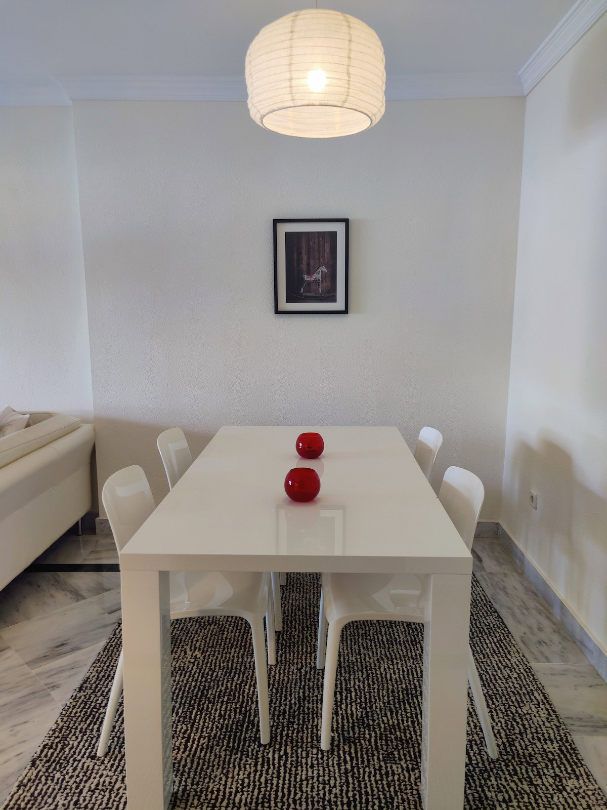 Dining area image 2