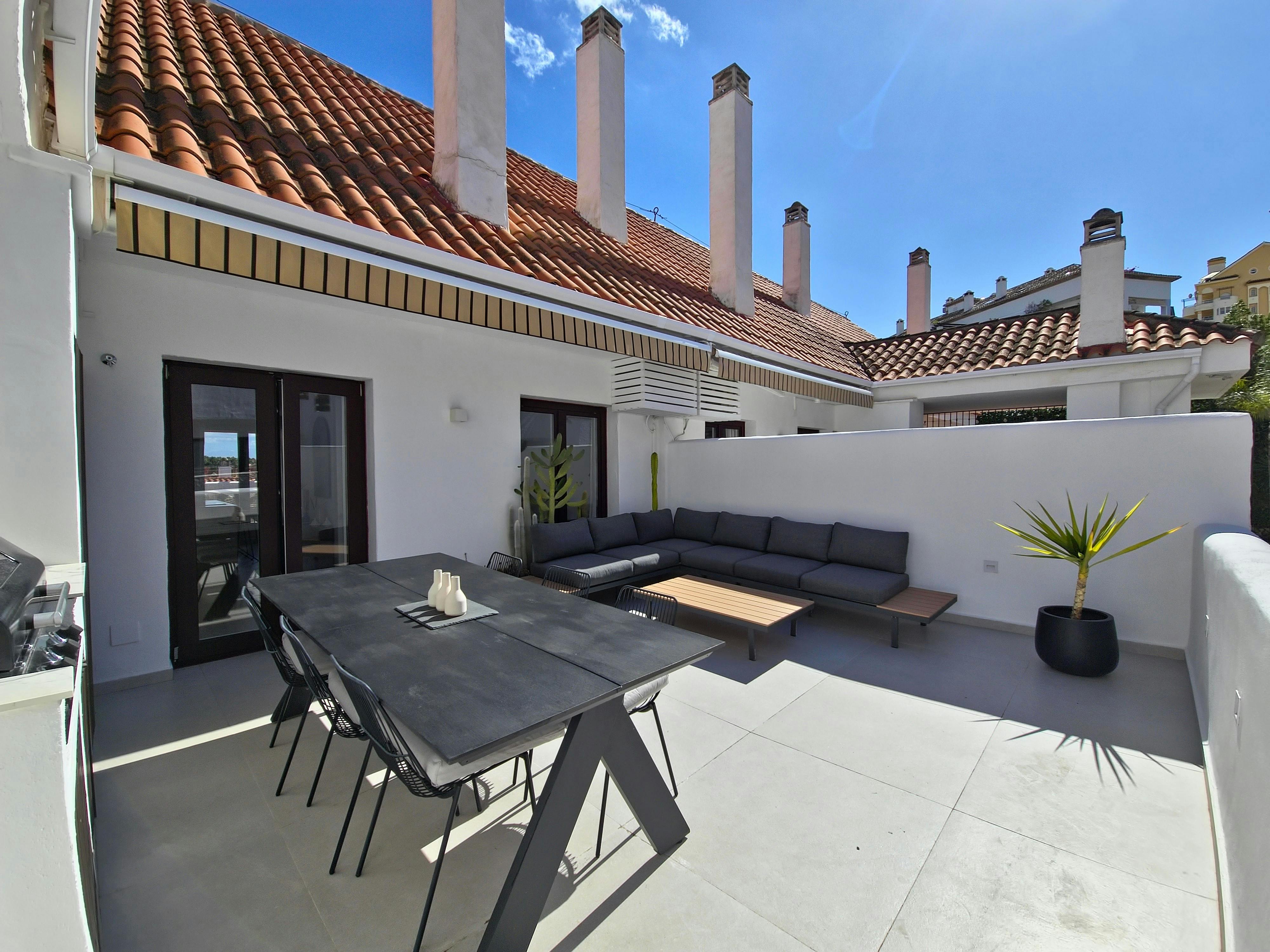 Luxury 3BR Duplex Penthouse with pool – Walk to Puerto Banús, shops & the Beach