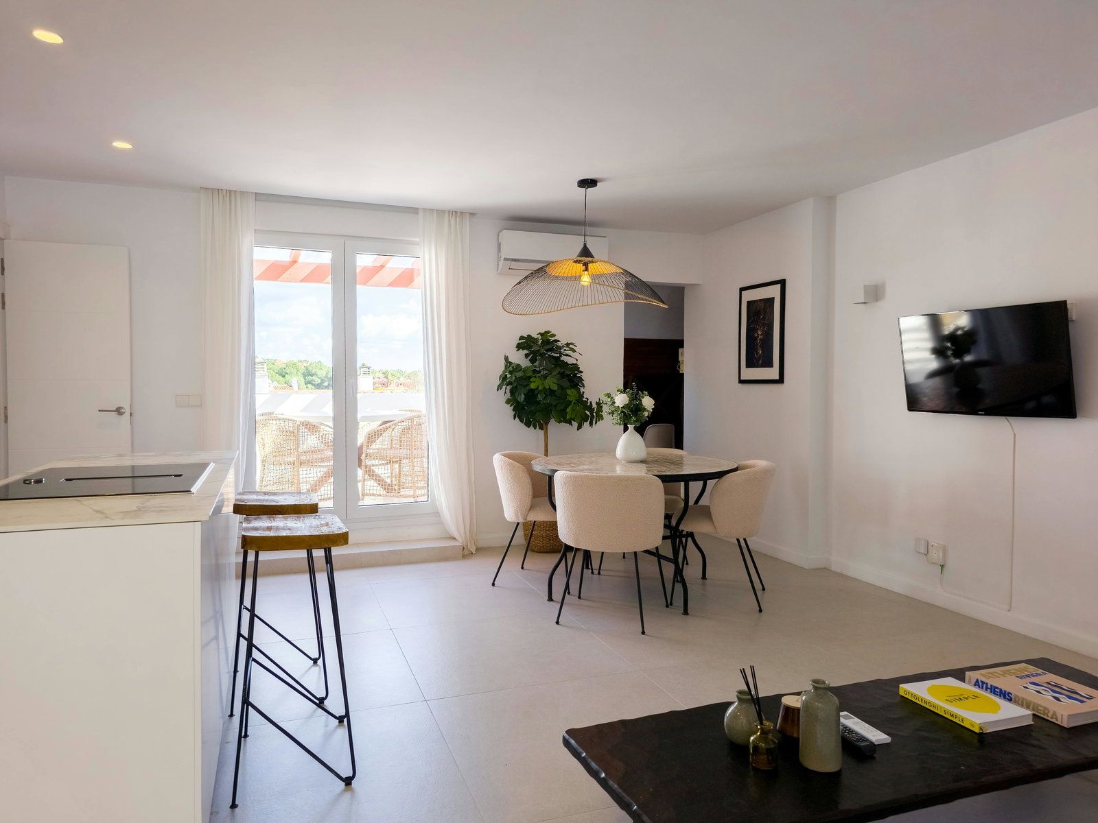 Luxury 3BR Duplex Penthouse with pool – Walk to Puerto Banús, shops & the Beach