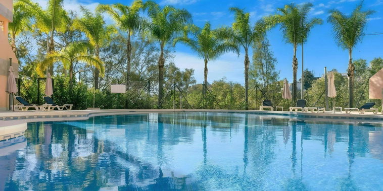 Large 1BR in quite community with pool in famous La Cerquilla with 24h security