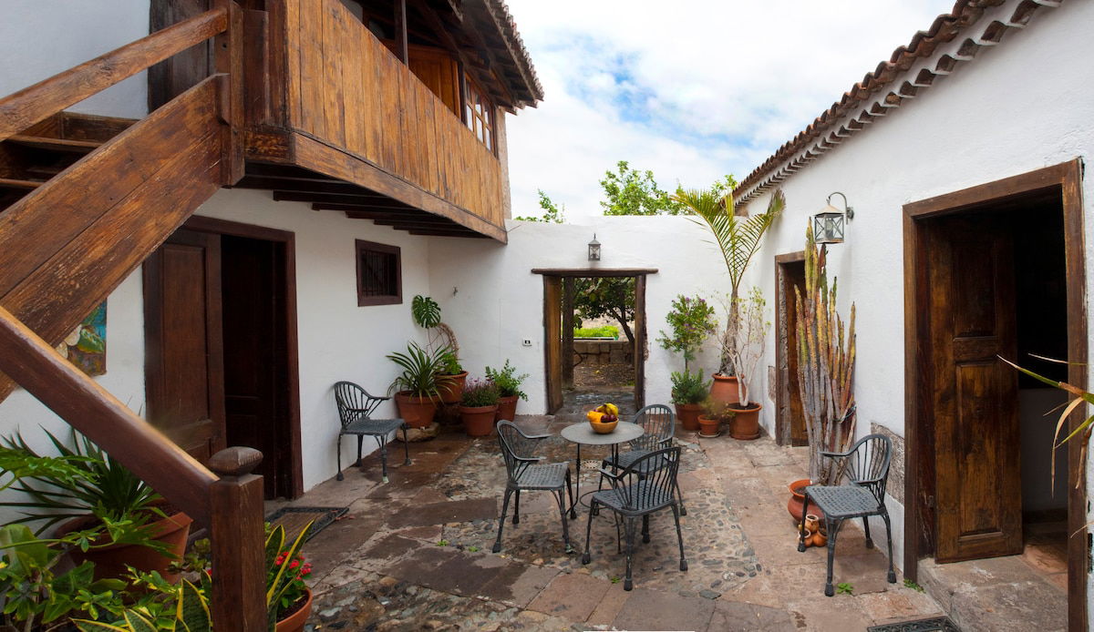 Patio central de entrada