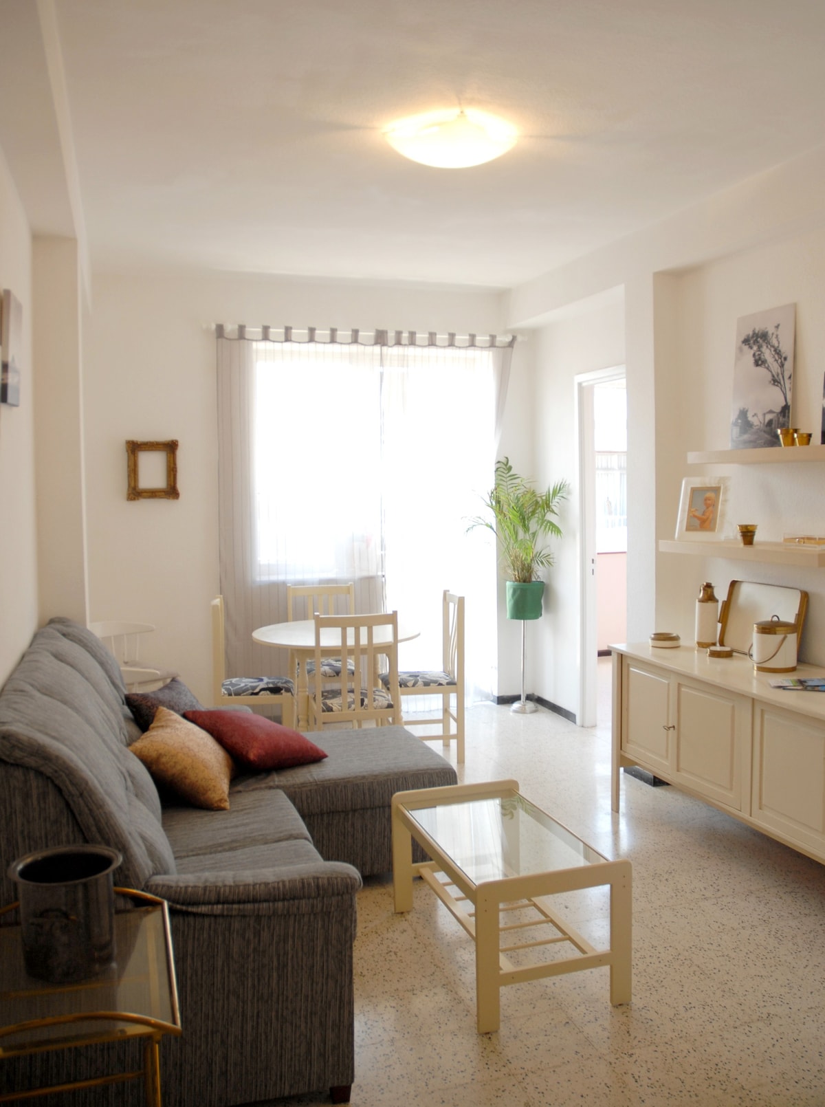 Living room image 1