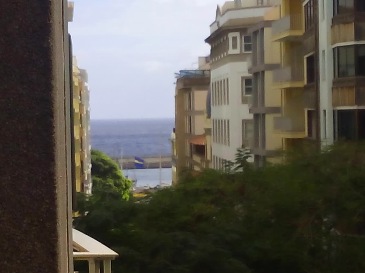 Vista desde el balcón hacia la izquierda, Plaza de España y Avenida Anaga