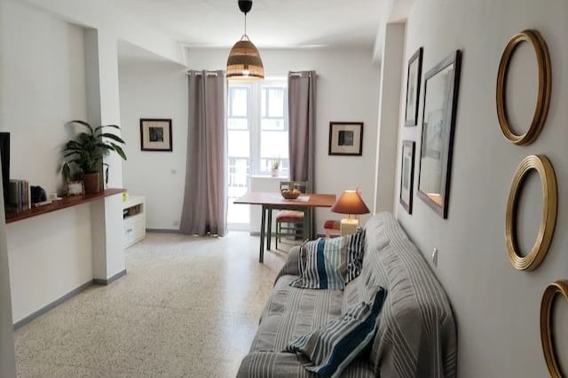 Living room image 4