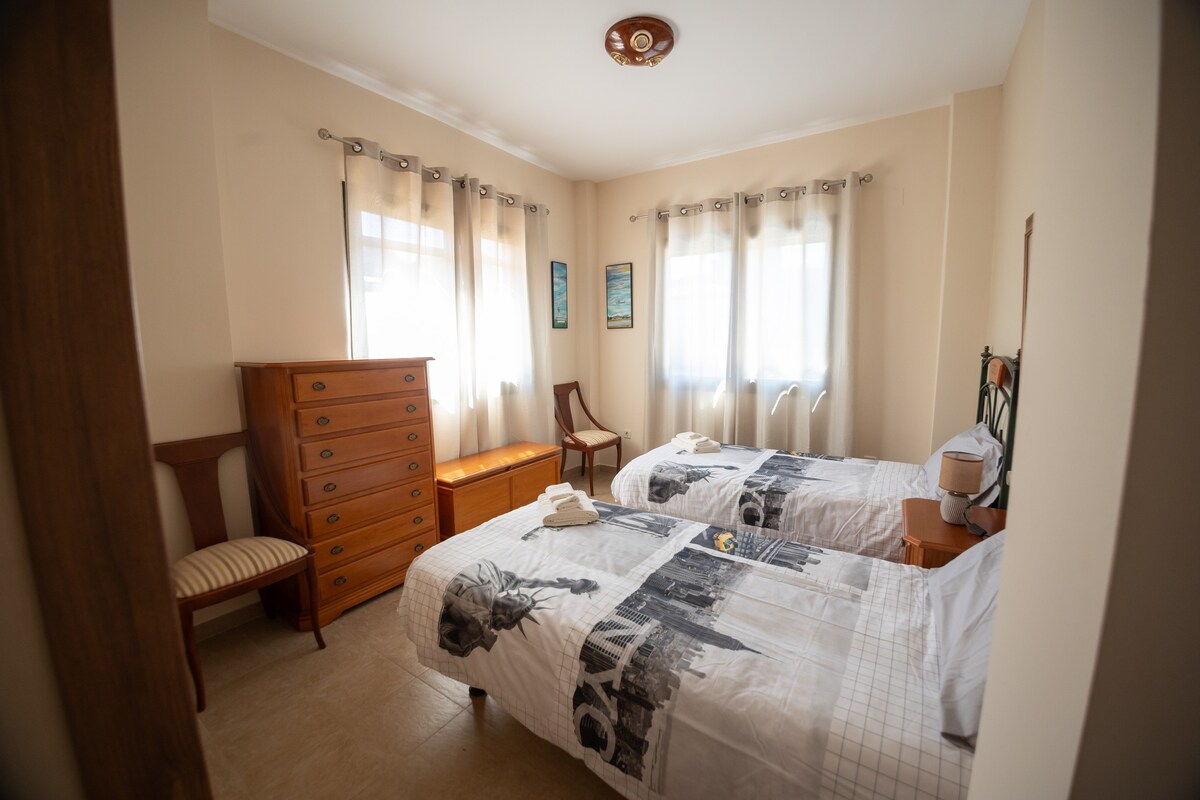Bedroom 1 image 1