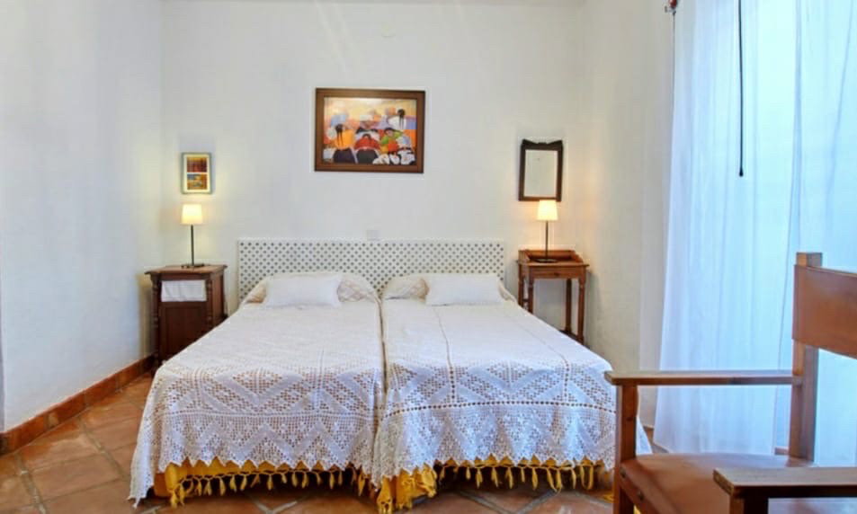 El Retiro: Grand House w/ Private Pool, BBQ & Event Friendly