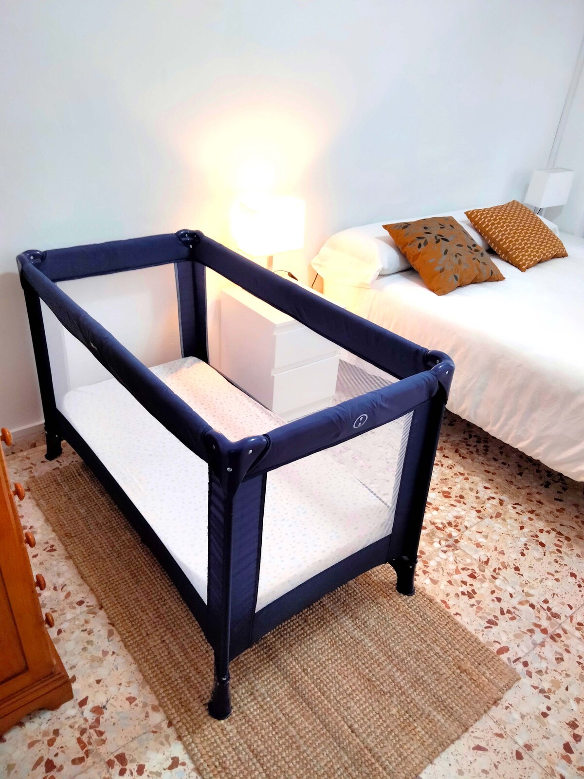 Bedroom 1 image 4