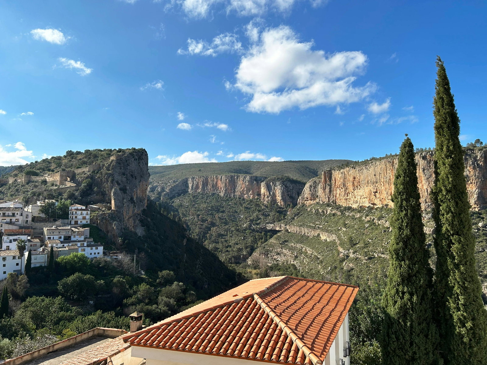 Apartament La Muela 2. Beautiful views from balcony.