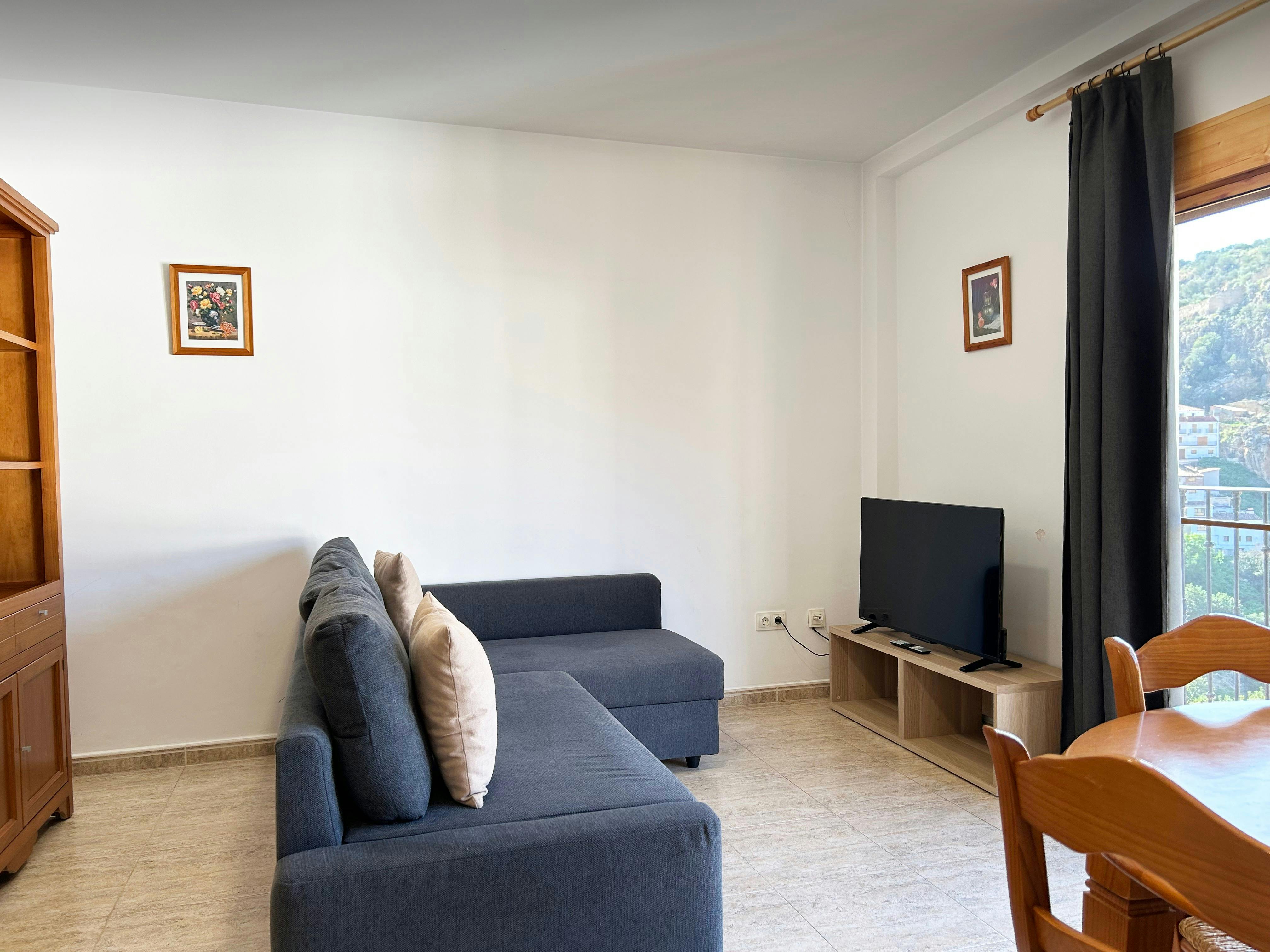 Apartament La Muela 2. Beautiful views from balcony.